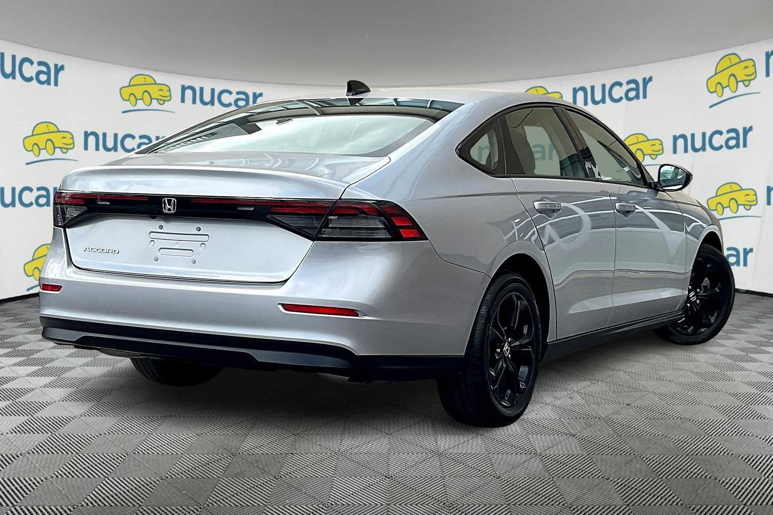 2025 Honda Accord SE - Photo 6