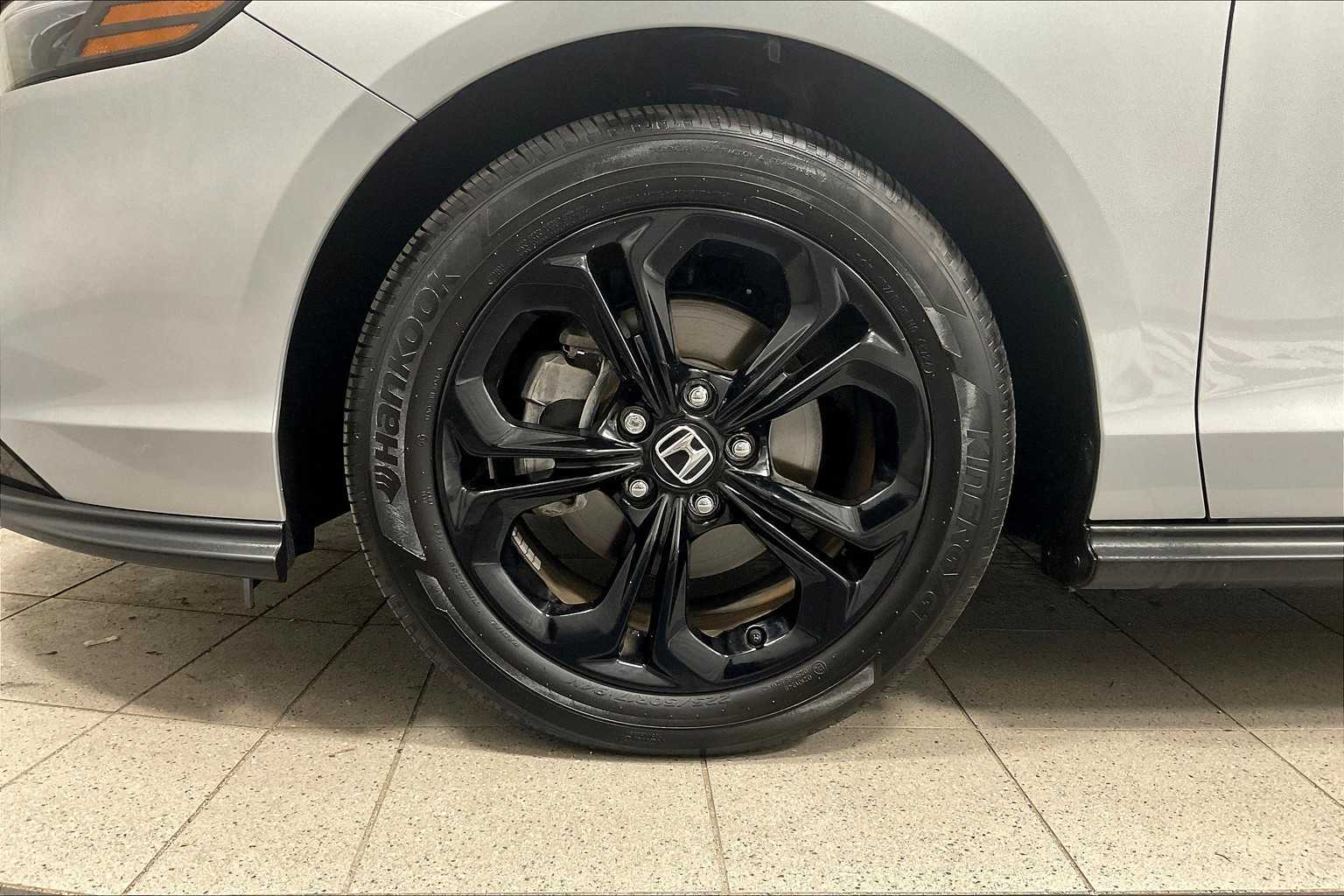 2025 Honda Accord SE - Photo 7