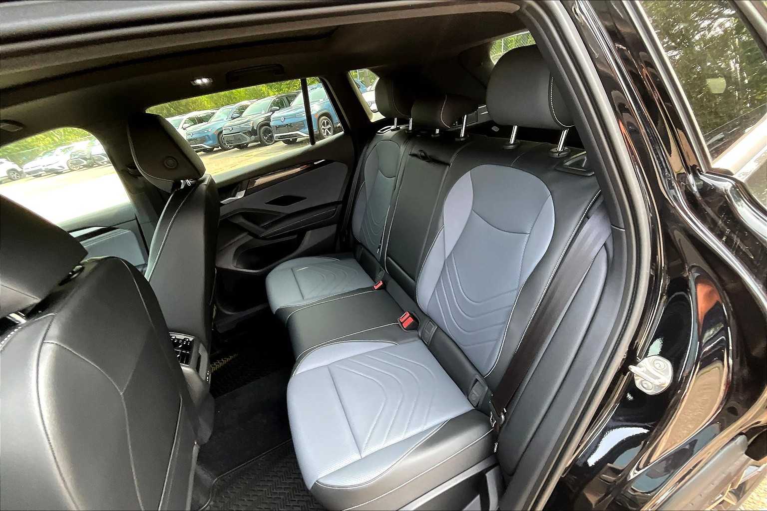 2025 Volkswagen Tiguan SE R-Line Black - Photo 15
