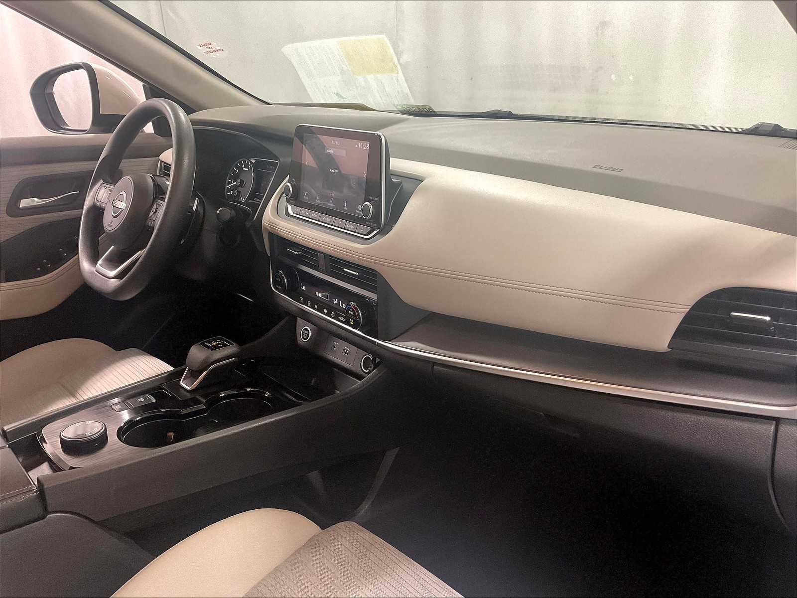 2023 Nissan Rogue SV - Photo 14