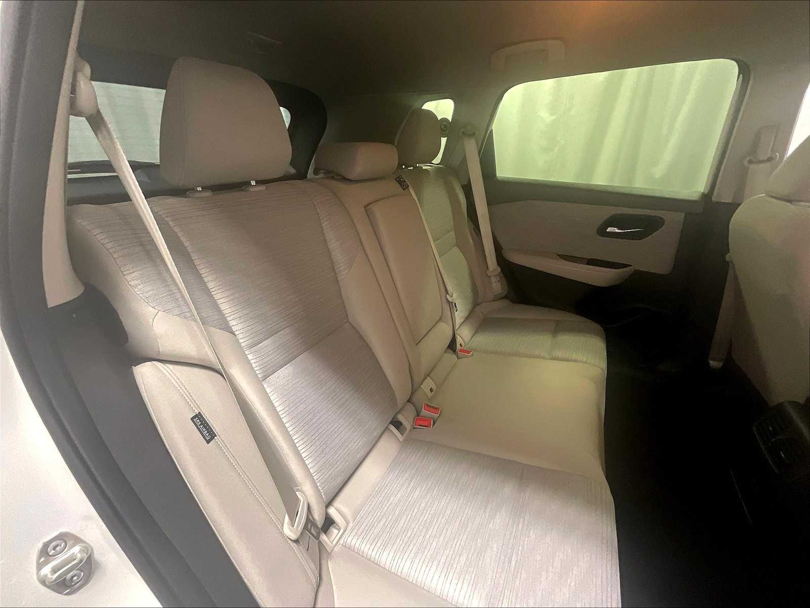 2023 Nissan Rogue SV - Photo 16