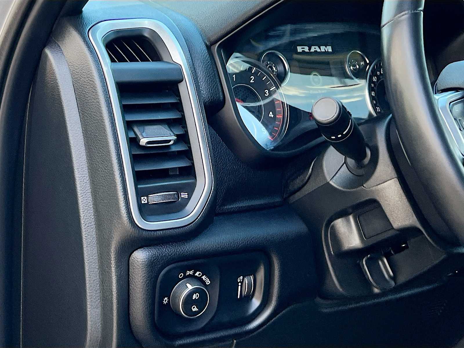2024 Ram 3500 Big Horn - Photo 10