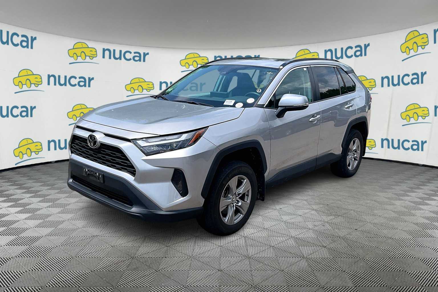 2022 Toyota RAV4 XLE - Photo 2