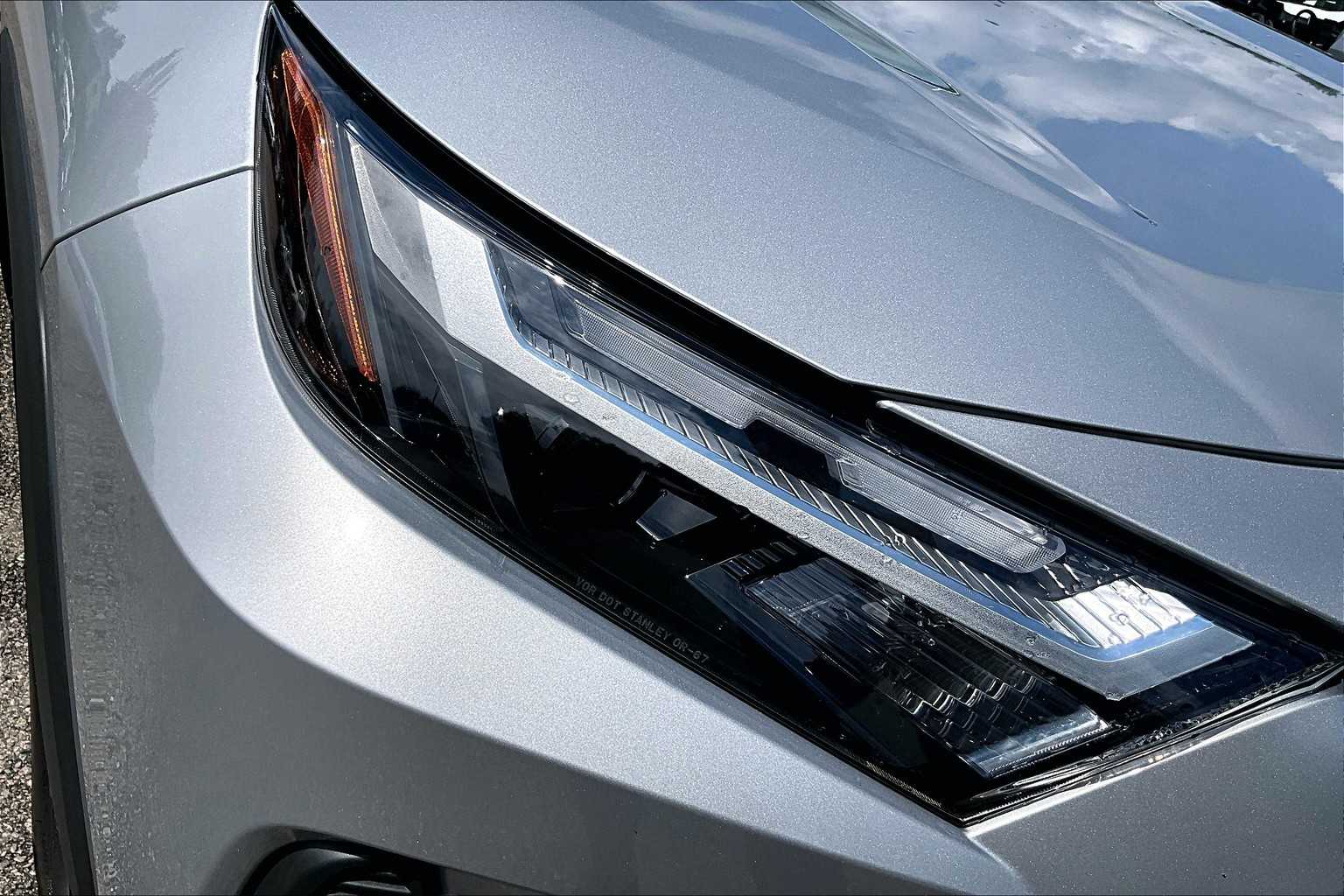 2022 Toyota RAV4 XLE - Photo 33