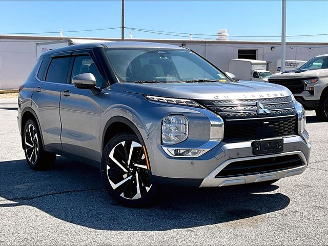 2023 Mitsubishi Outlander SE