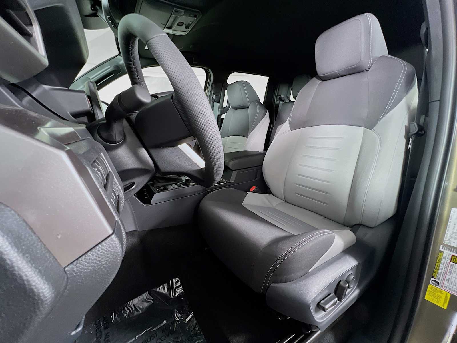 2025 Toyota Tacoma TRD Off Road - Photo 12