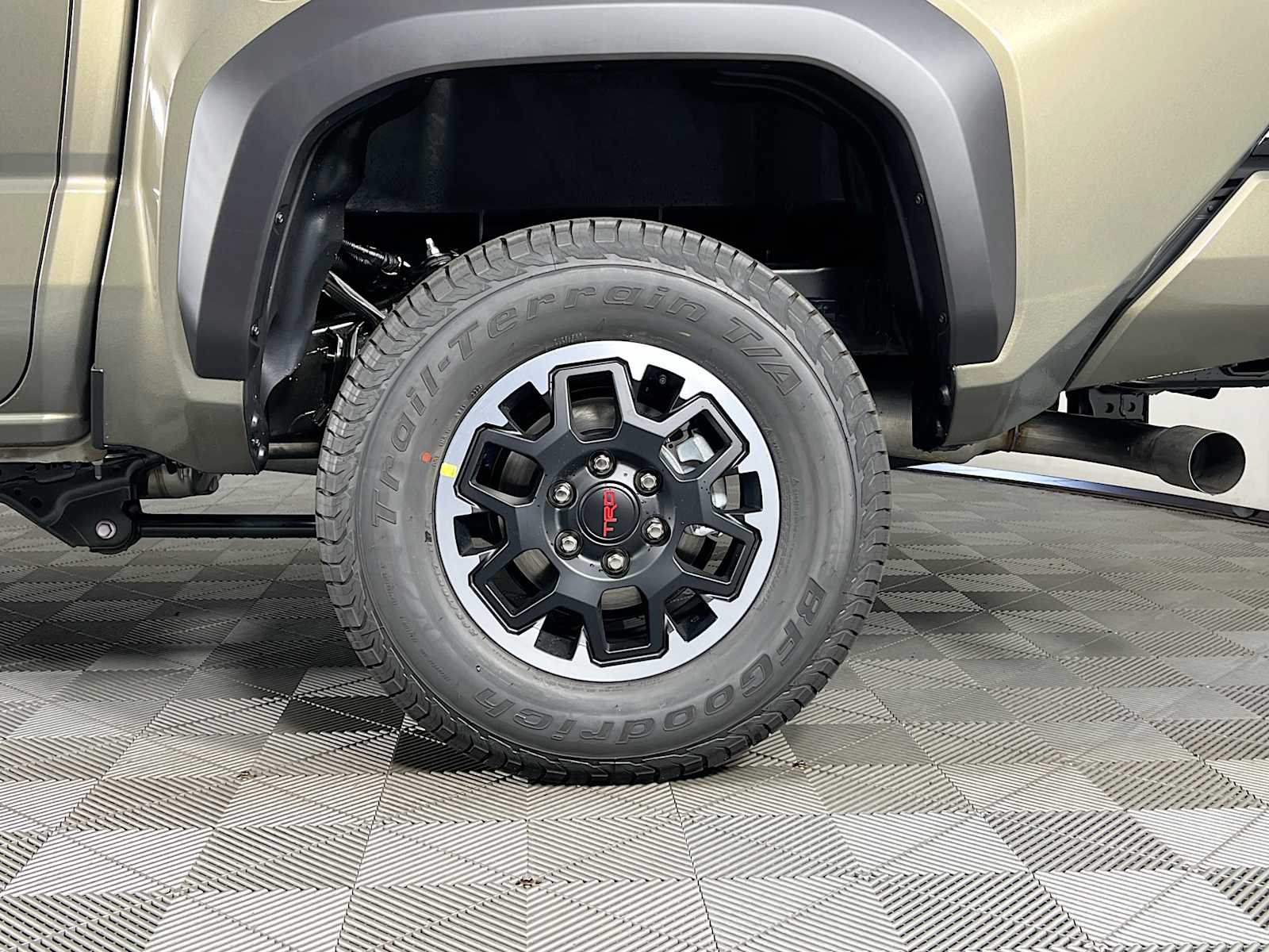 2025 Toyota Tacoma TRD Off Road - Photo 18