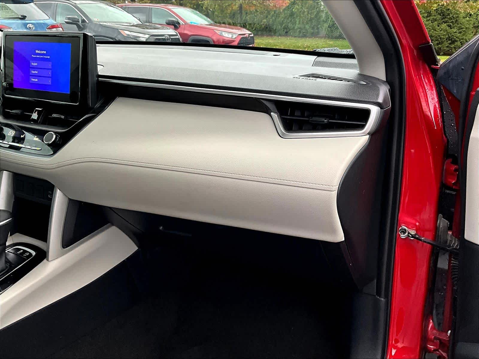 2023 Toyota Corolla Cross LE - Photo 13