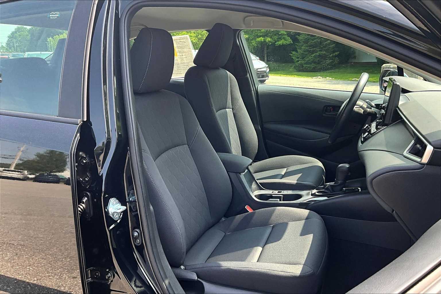 2024 Toyota Corolla LE - Photo 11