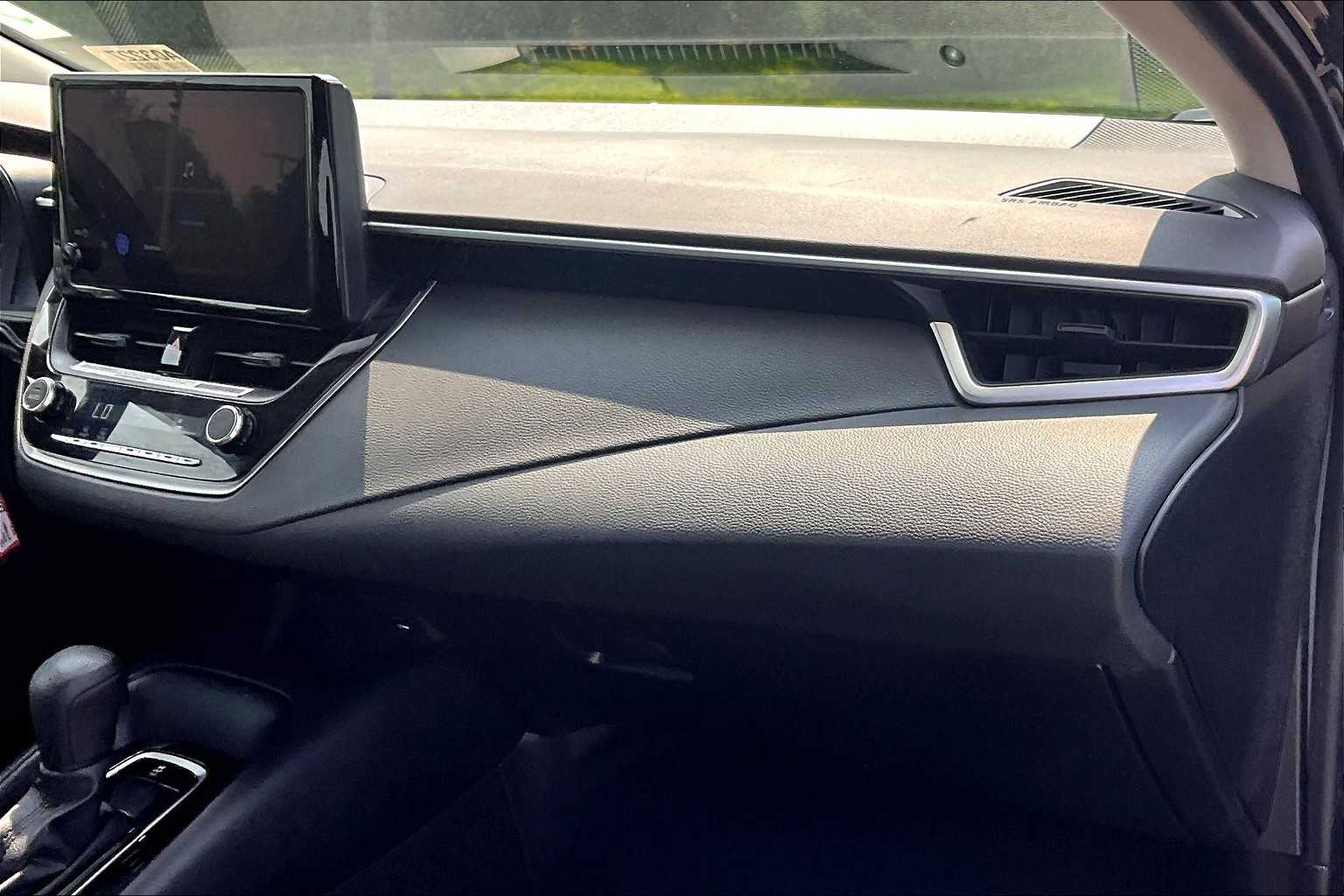 2024 Toyota Corolla LE - Photo 13