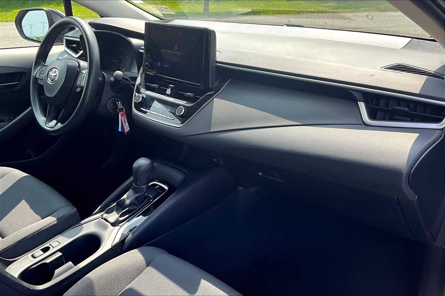 2024 Toyota Corolla LE - Photo 14
