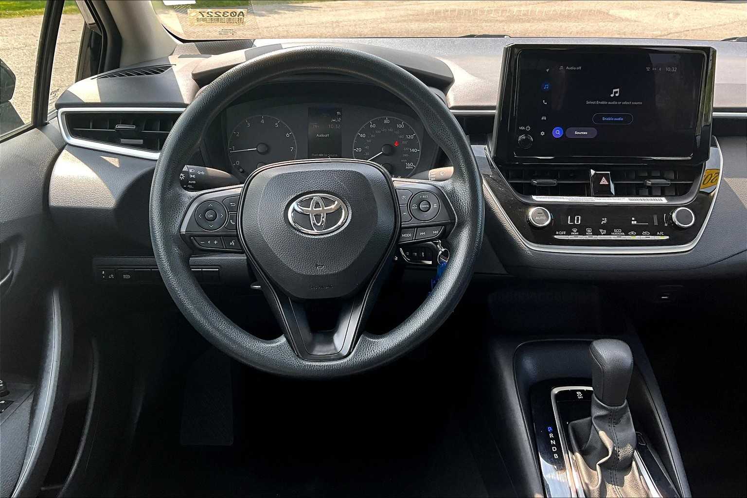 2024 Toyota Corolla LE - Photo 17