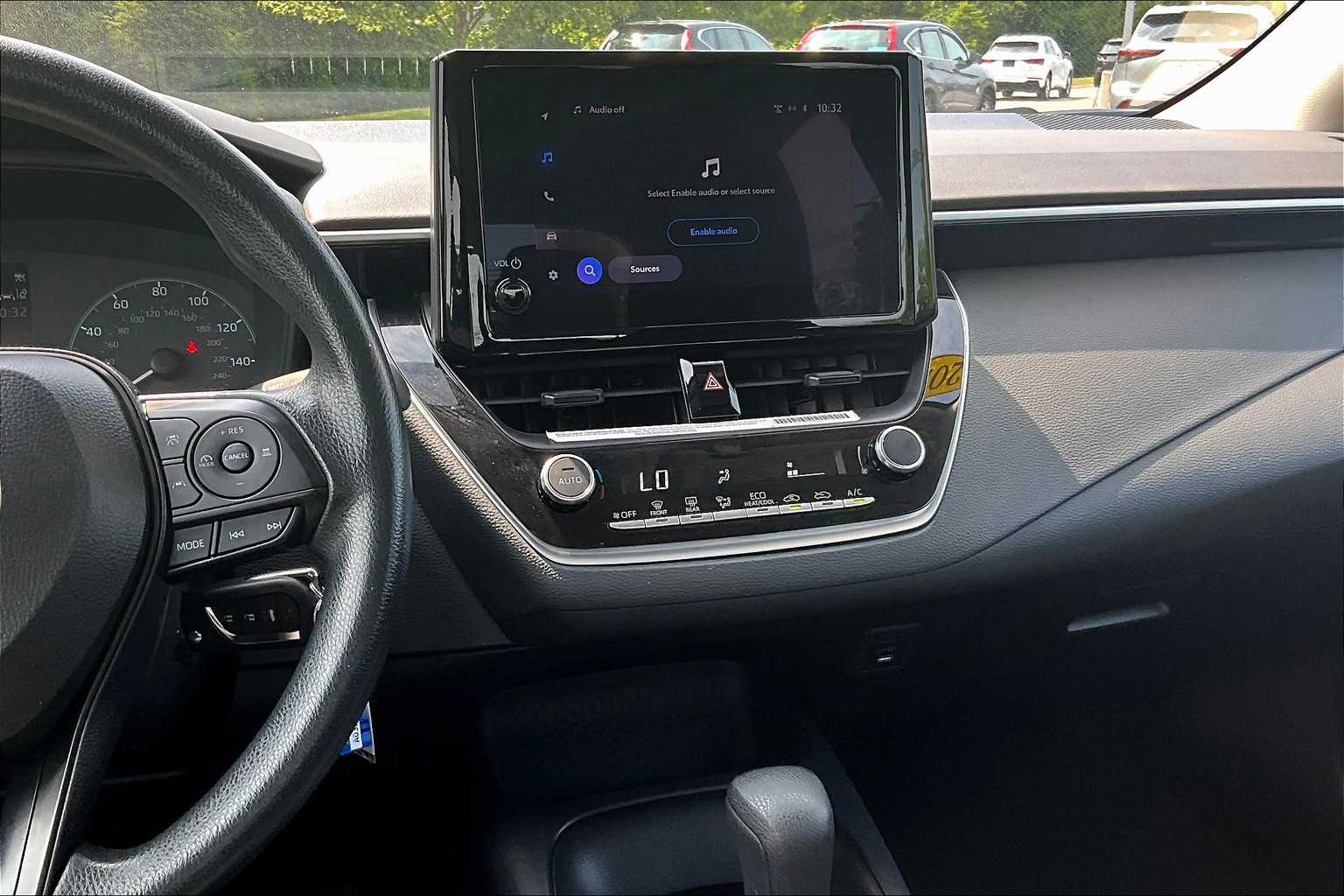 2024 Toyota Corolla LE - Photo 18