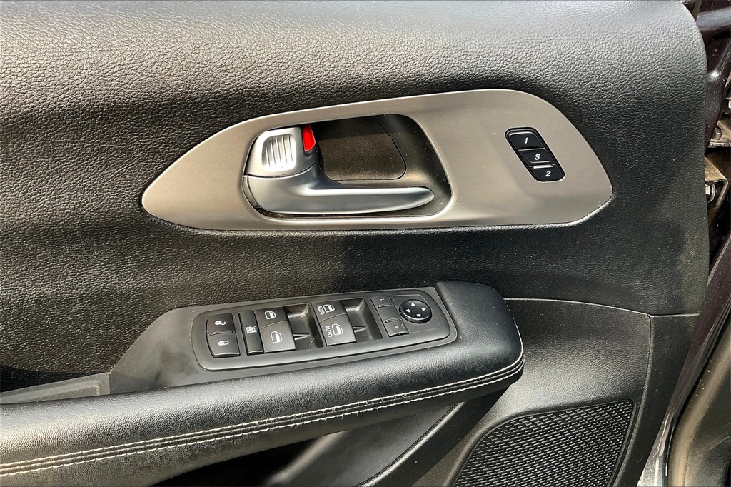 2020 Chrysler Pacifica Launch Edition - Photo 38