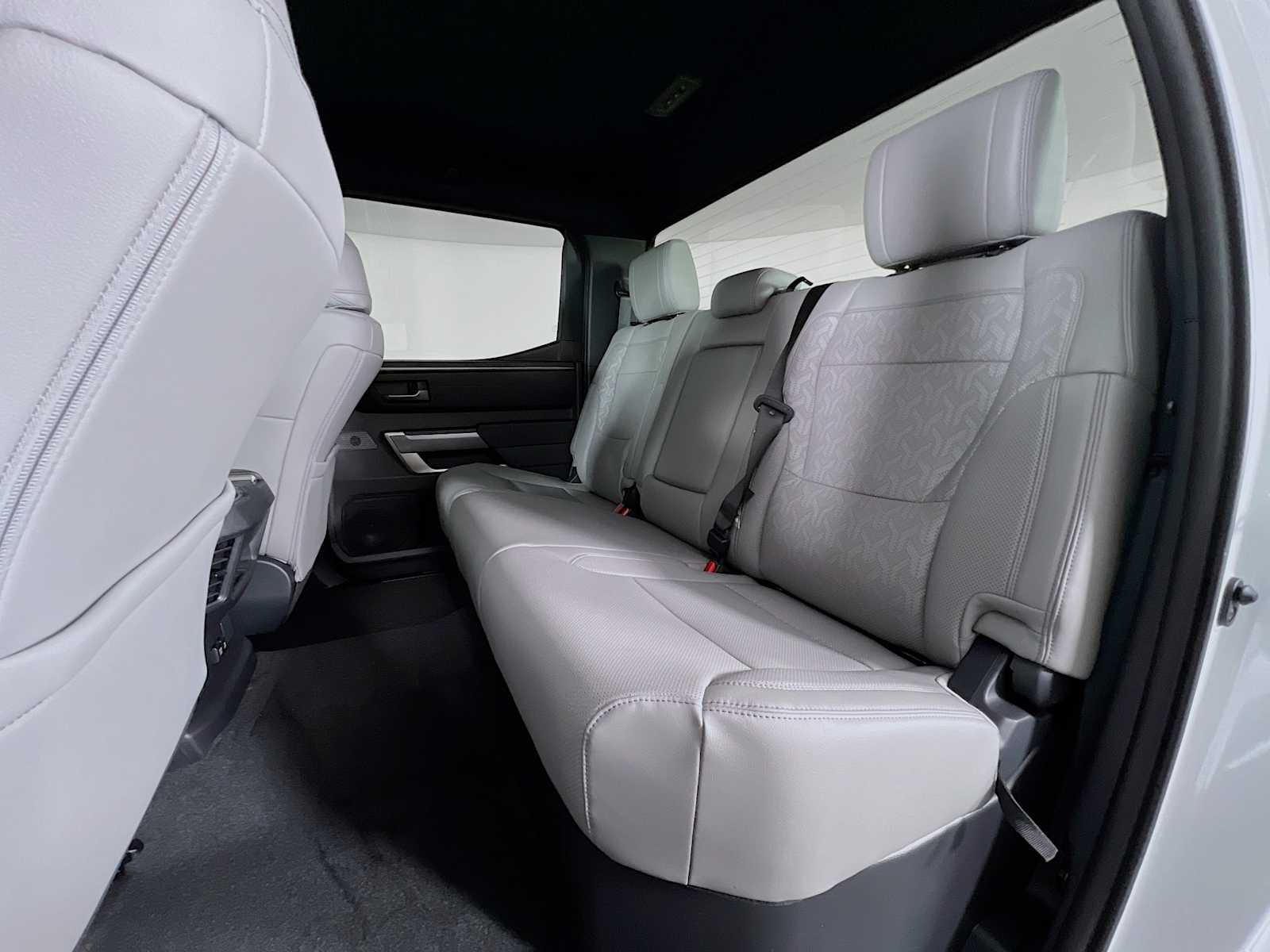 2025 Toyota Tundra SR5 - Photo 13