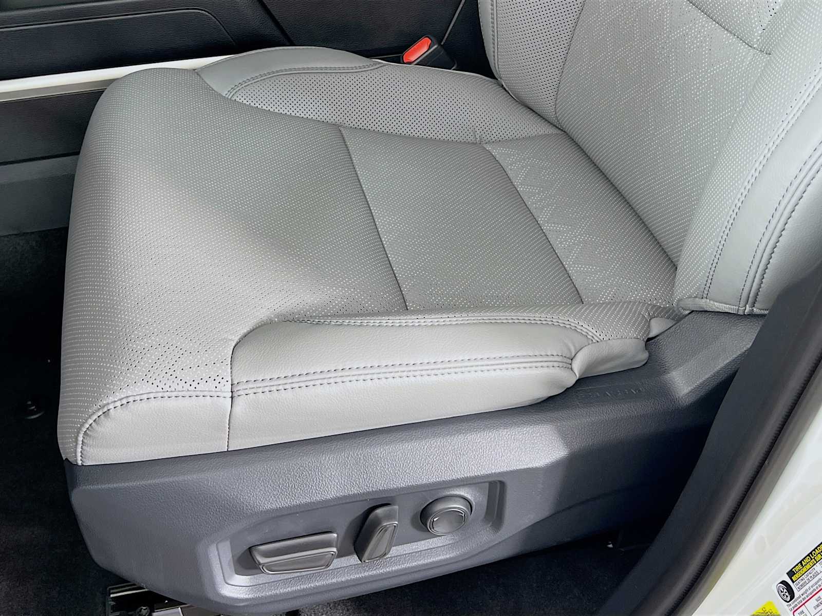 2025 Toyota Tundra SR5 - Photo 17