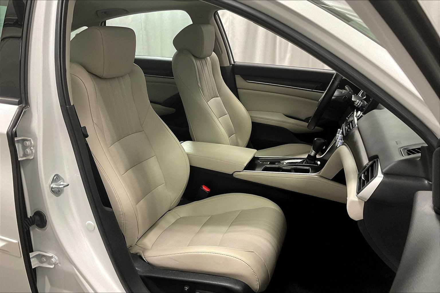 2021 Honda Accord EX-L - Photo 11