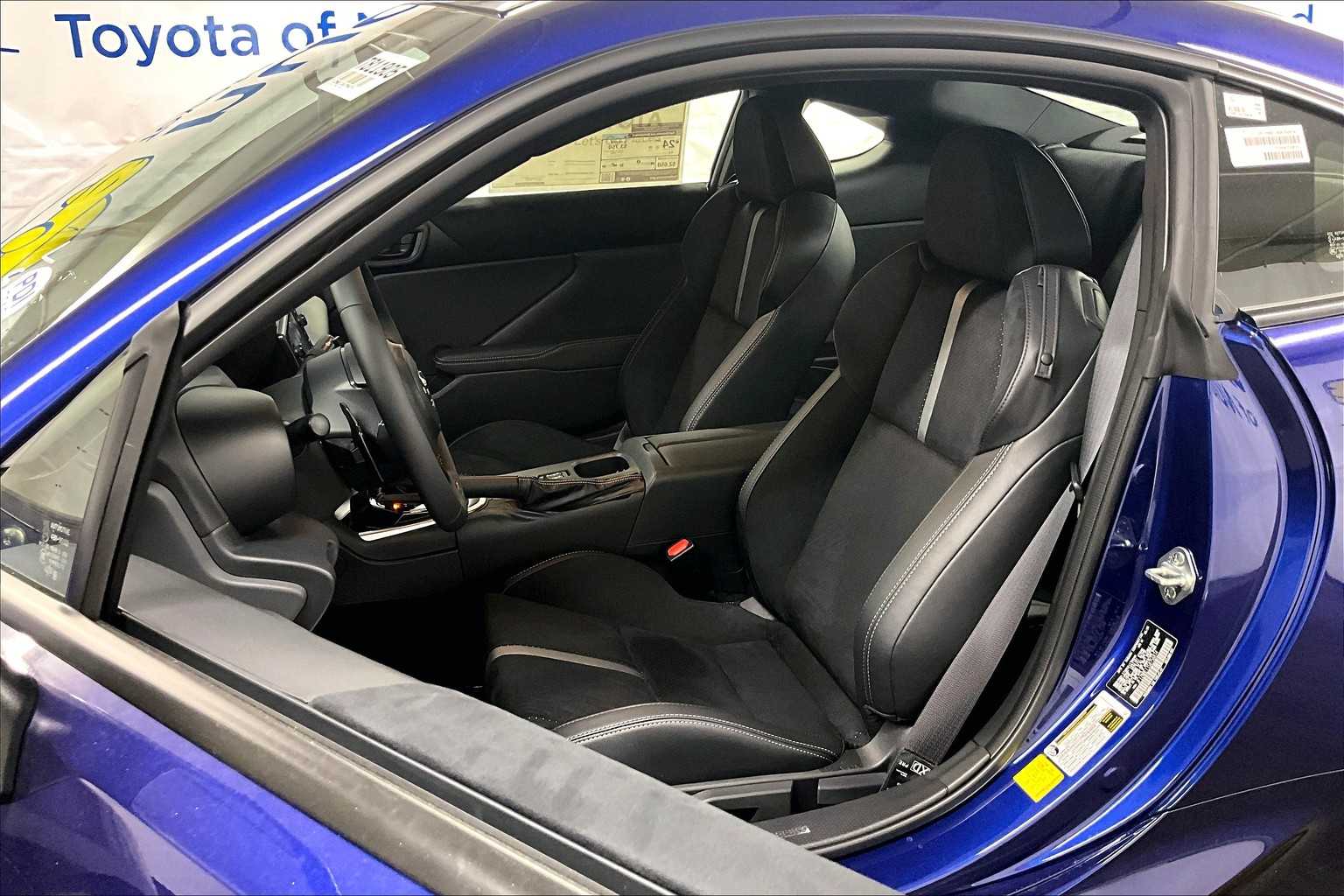 2025 Toyota GR86 Premium - Photo 11