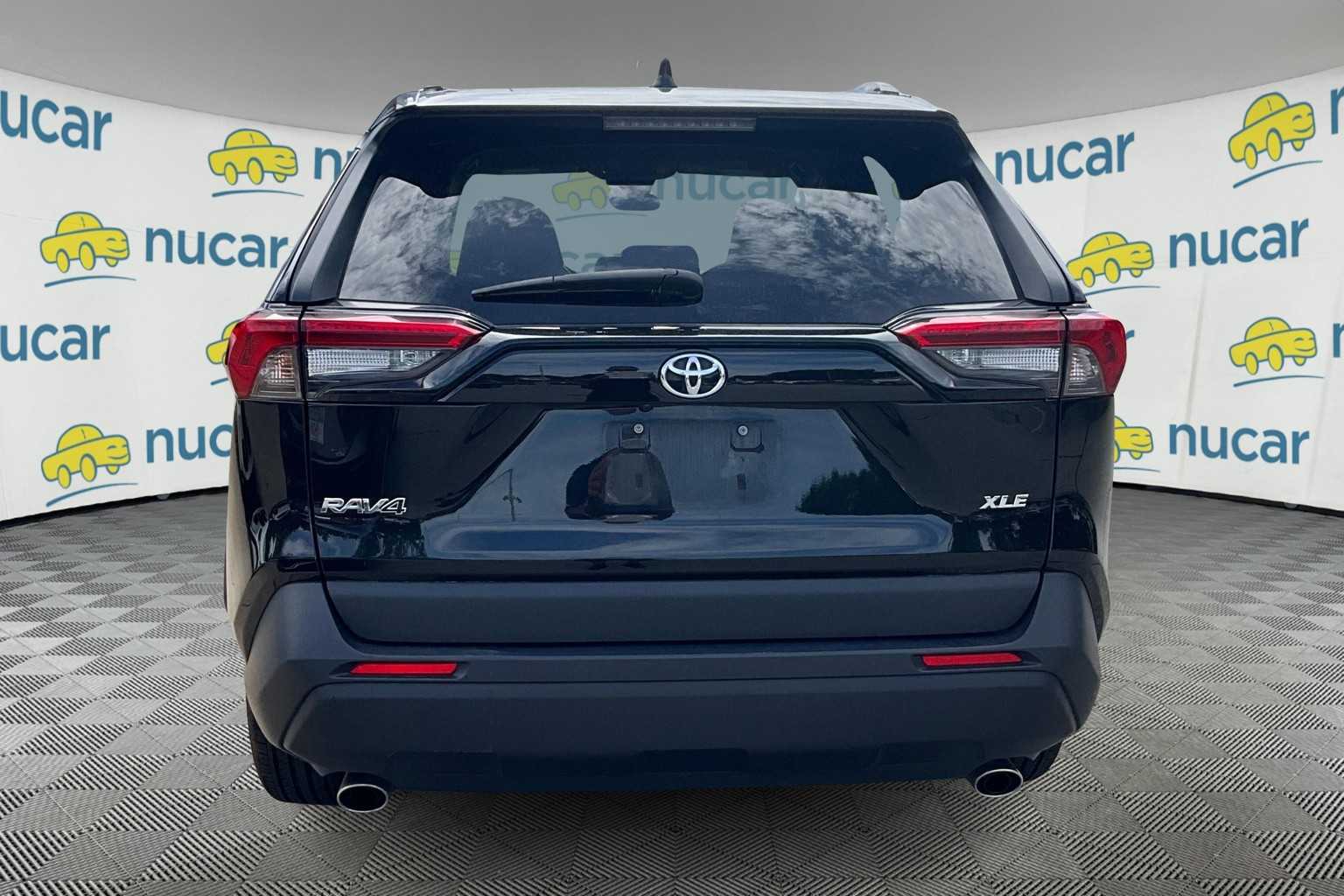 2023 Toyota RAV4 XLE - Photo 3
