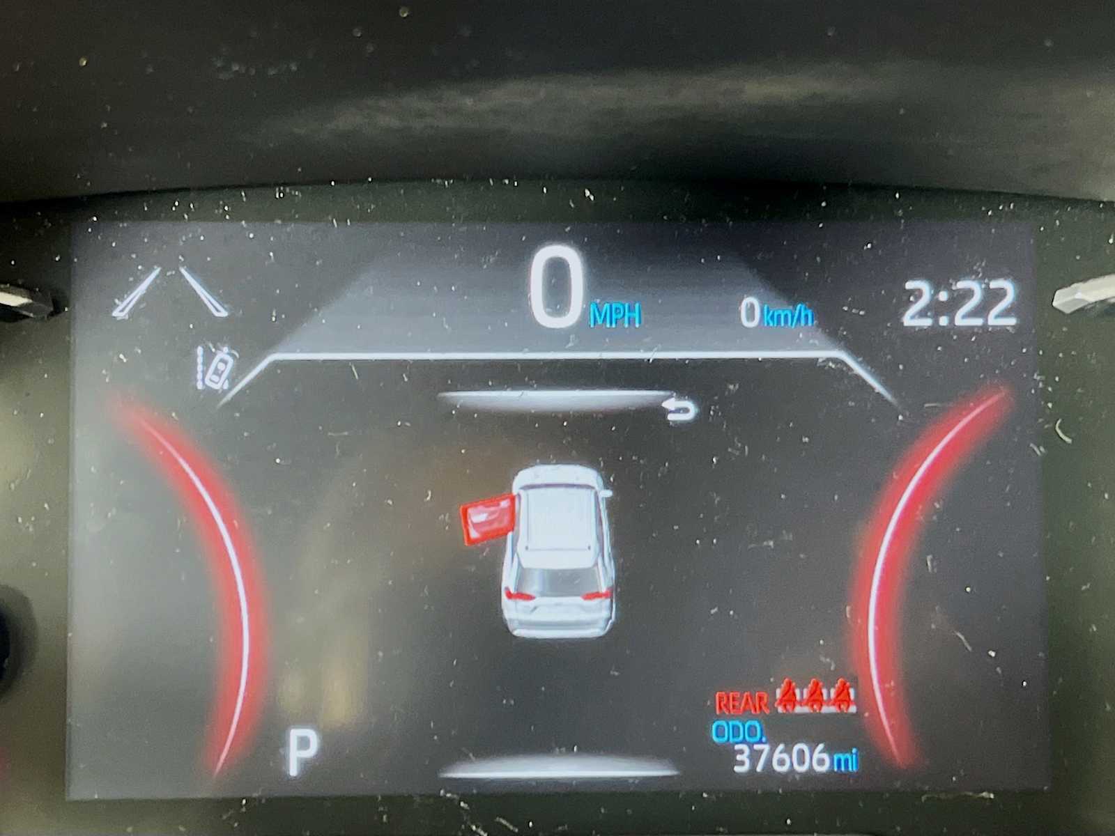 2023 Toyota RAV4 LE - Photo 12