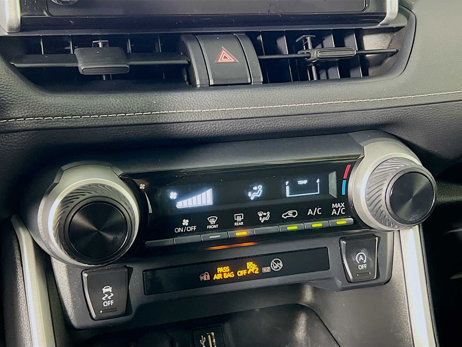 2023 Toyota RAV4 LE - Photo 15