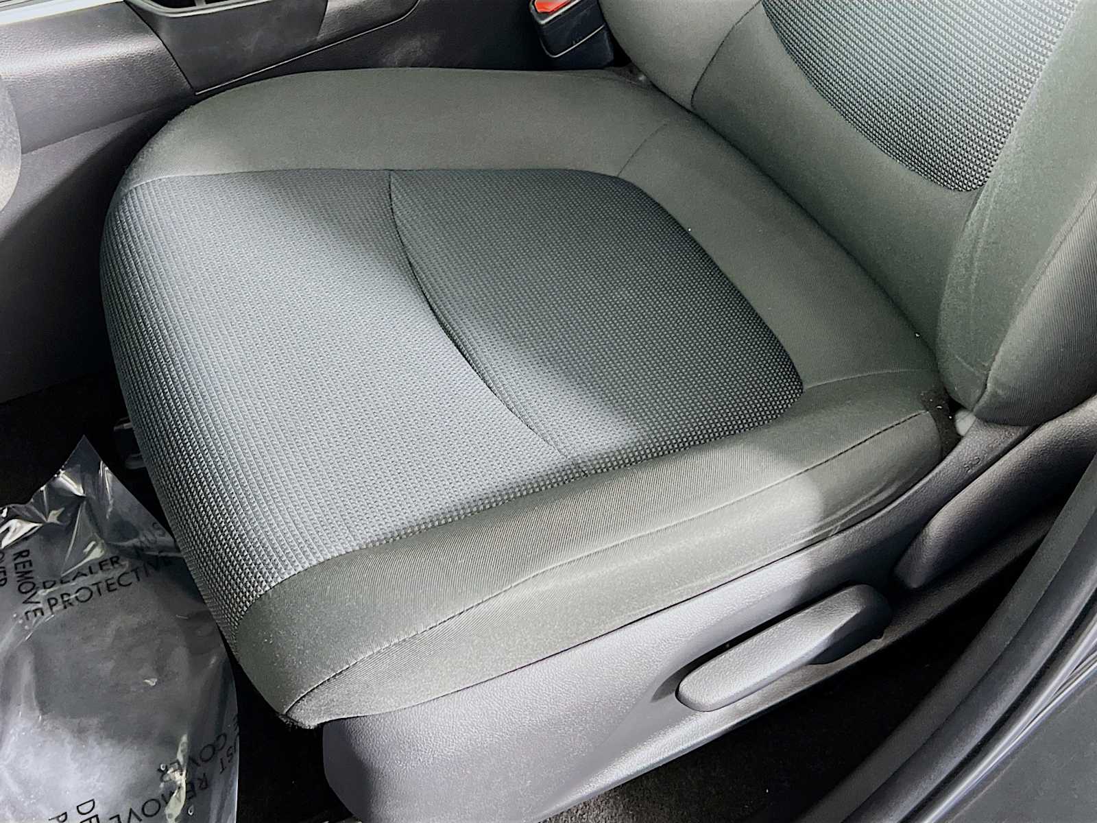 2023 Toyota RAV4 LE - Photo 19