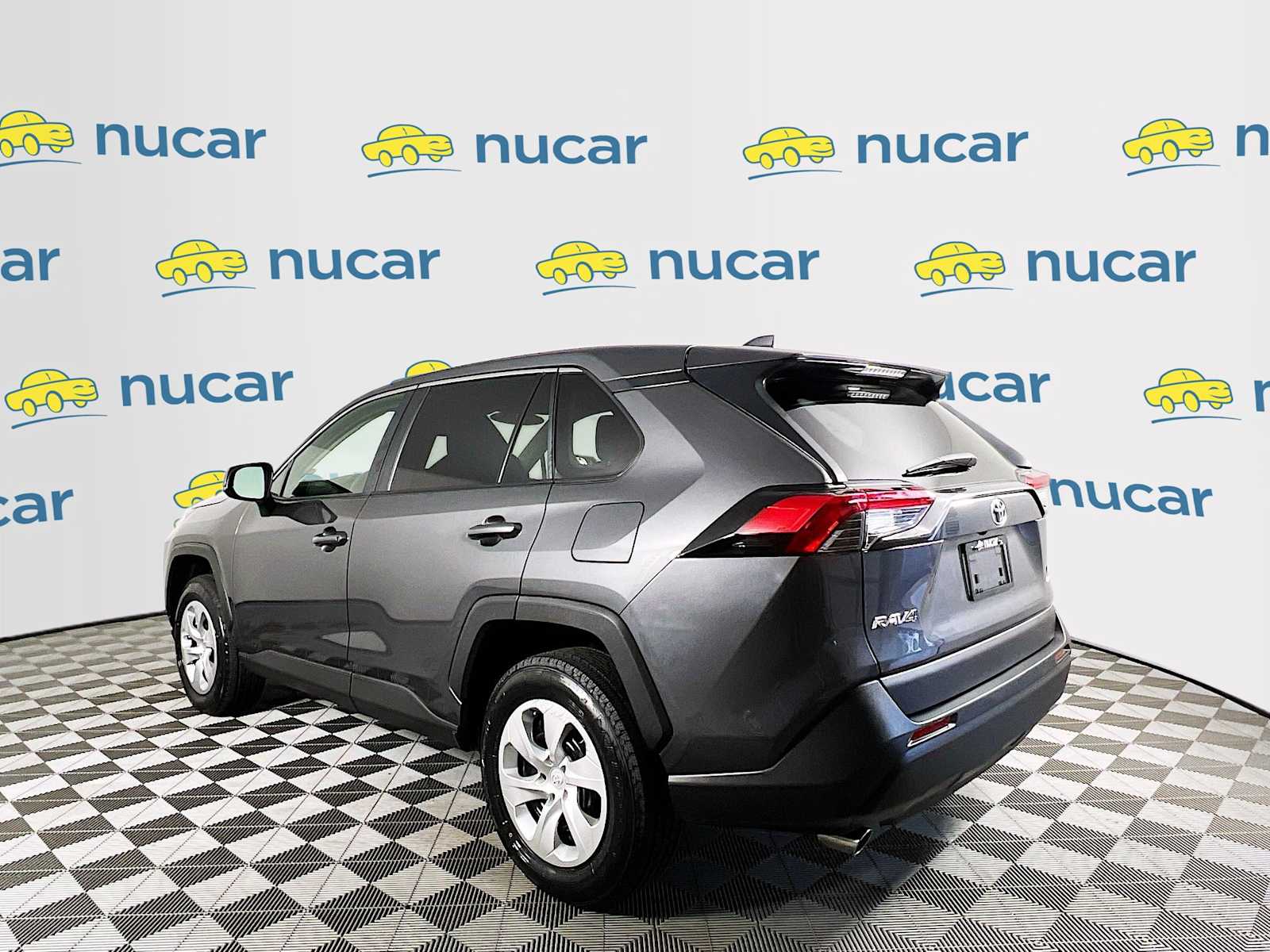 2023 Toyota RAV4 LE - Photo 5