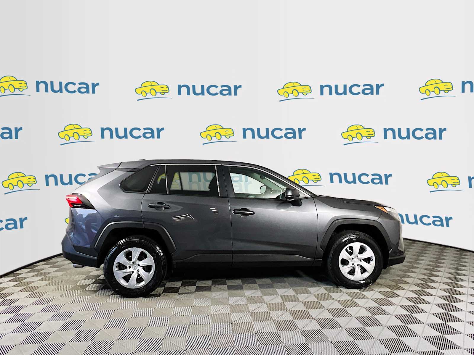 2023 Toyota RAV4 LE - Photo 8