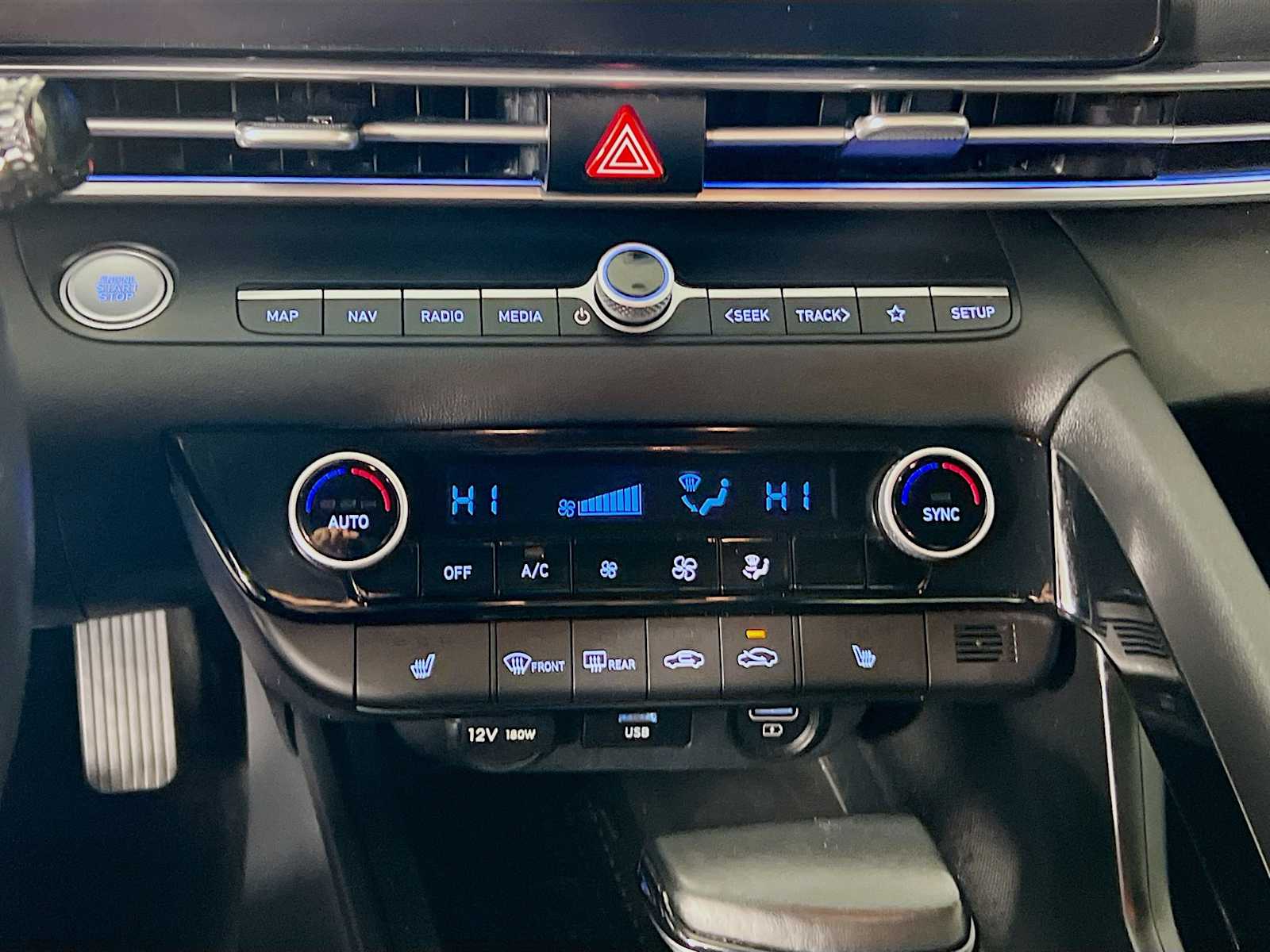 2023 Hyundai Elantra Limited - Photo 16