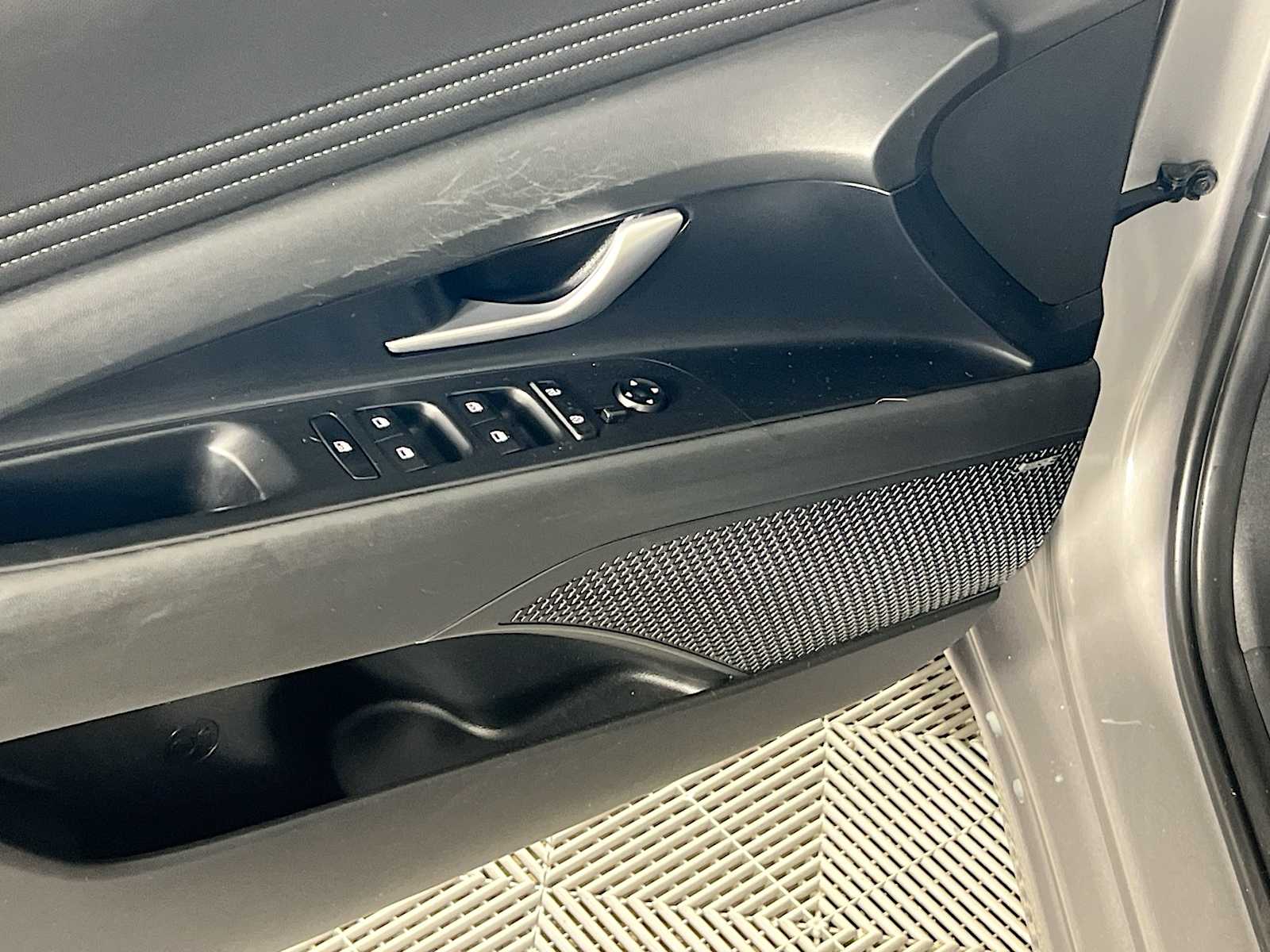 2023 Hyundai Elantra Limited - Photo 19