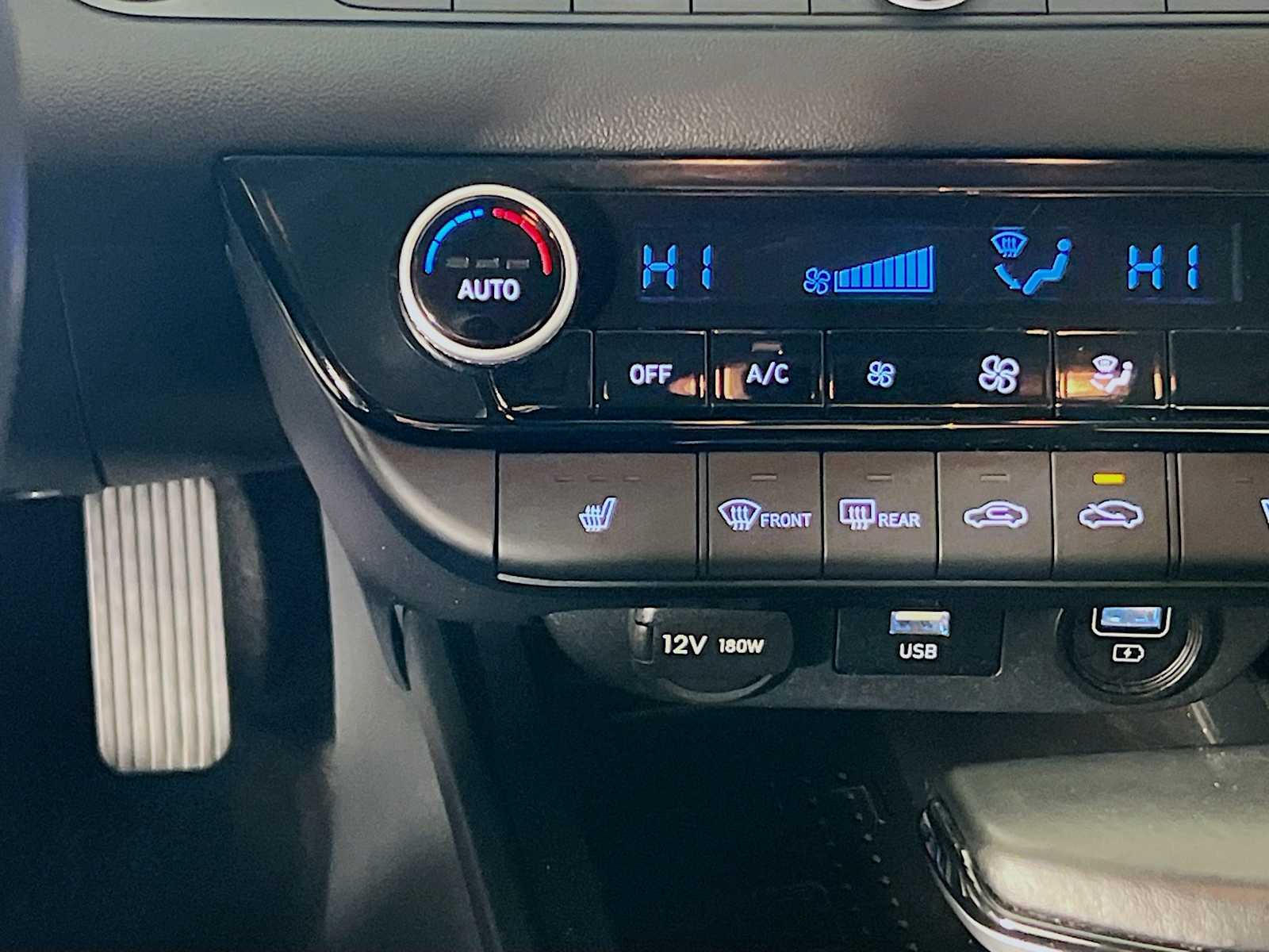 2023 Hyundai Elantra Limited - Photo 21