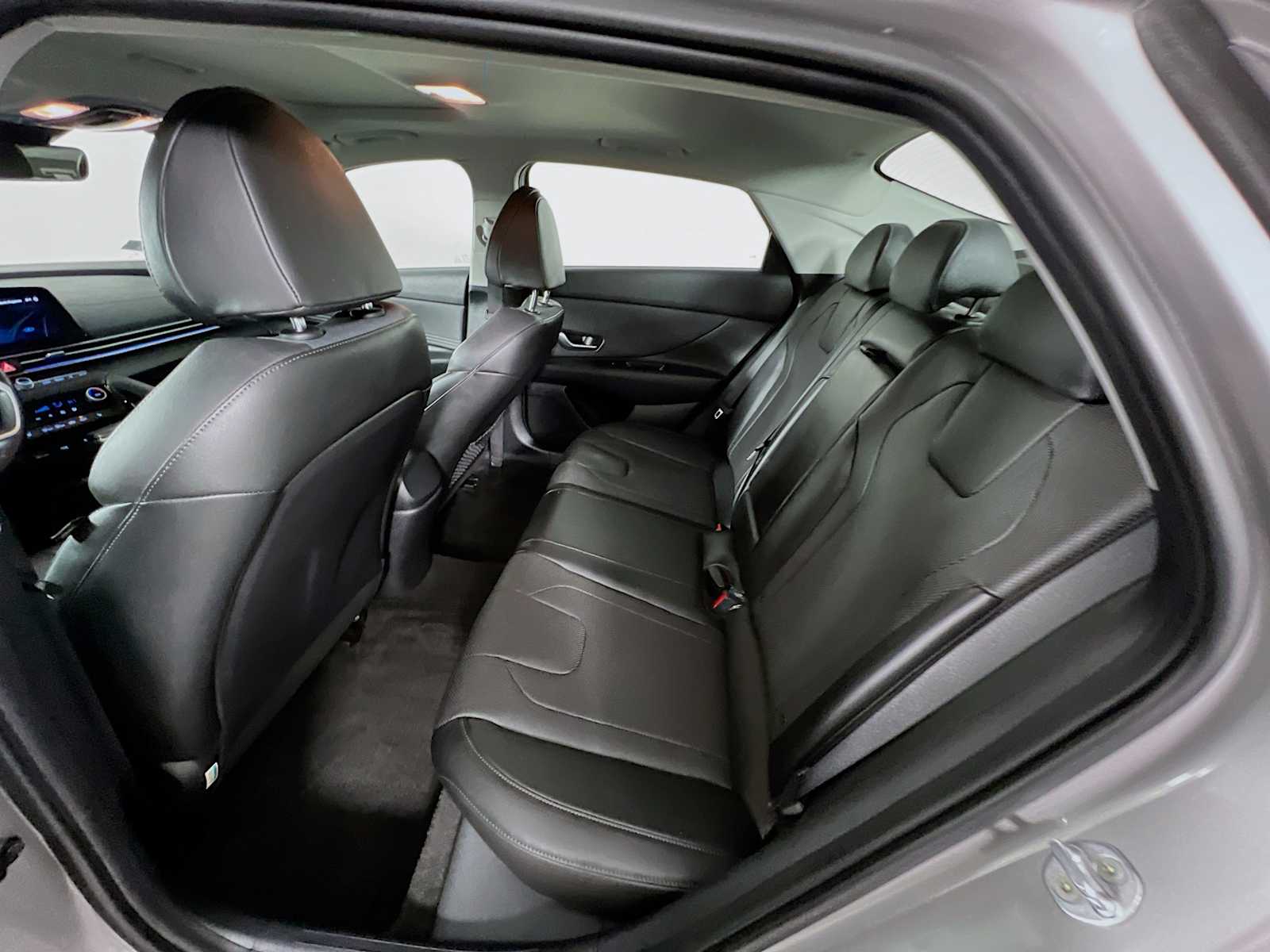 2023 Hyundai Elantra Limited - Photo 25