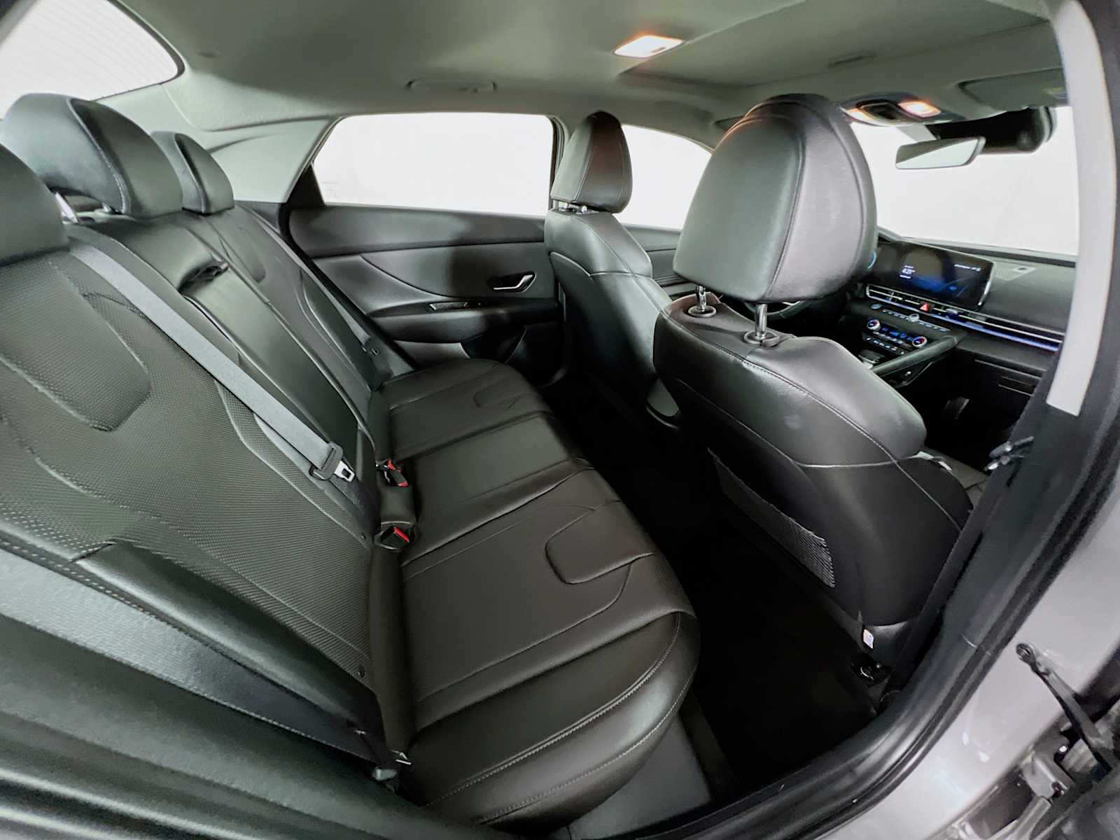 2023 Hyundai Elantra Limited - Photo 27