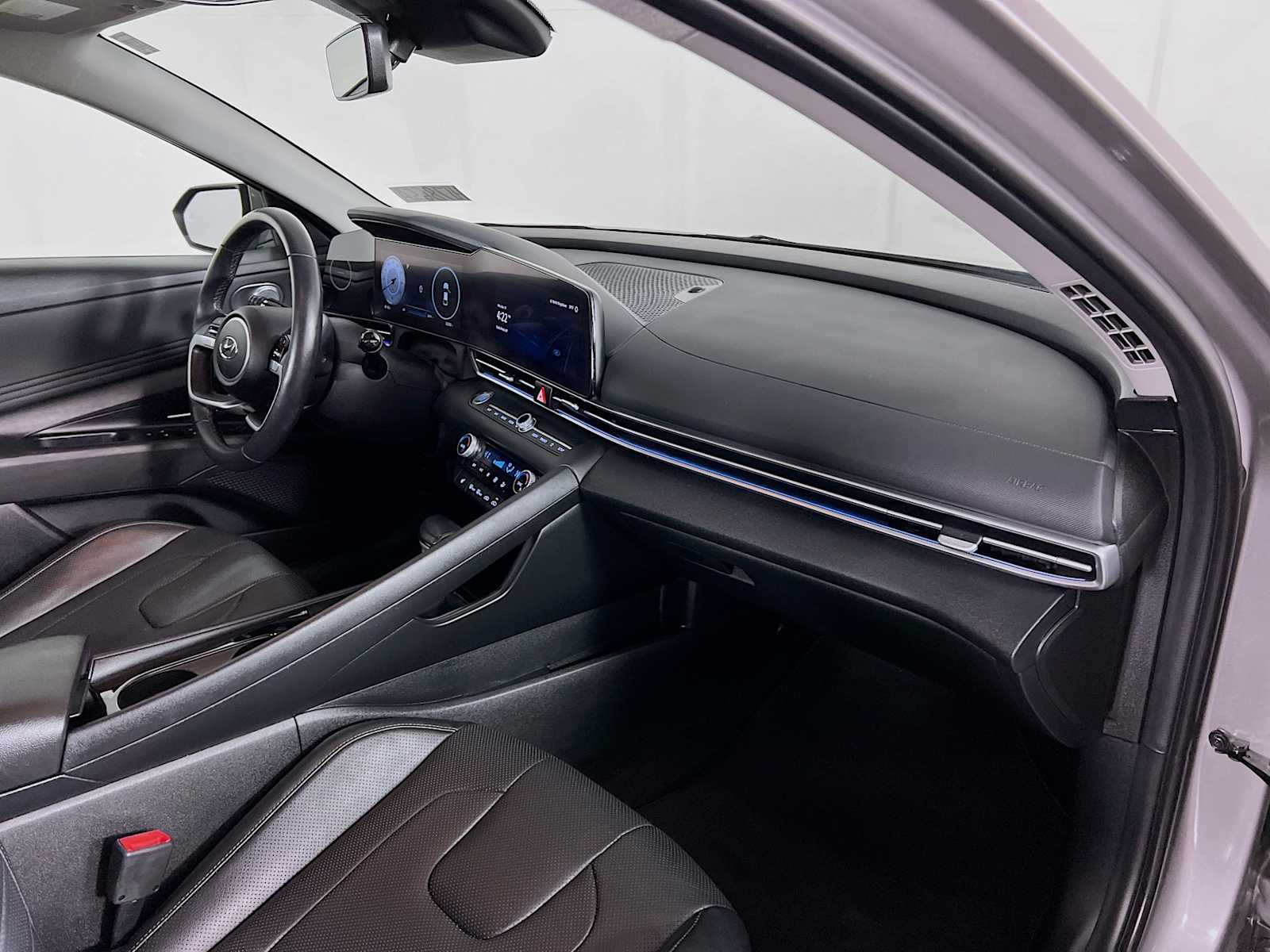 2023 Hyundai Elantra Limited - Photo 29