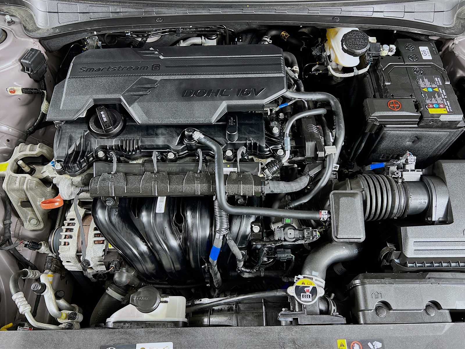 2023 Hyundai Elantra Limited - Photo 30