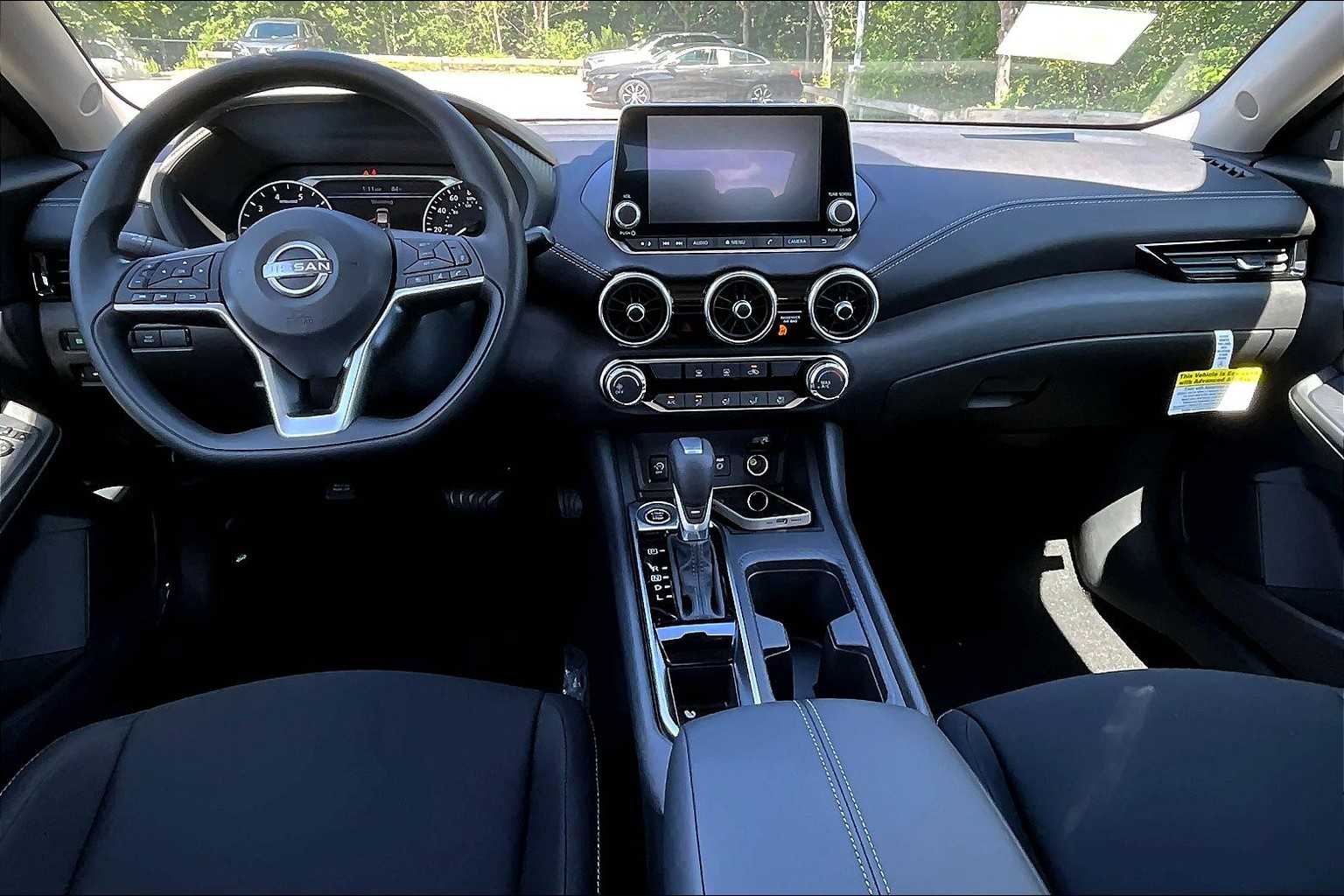 2025 Nissan Sentra SV - Photo 11