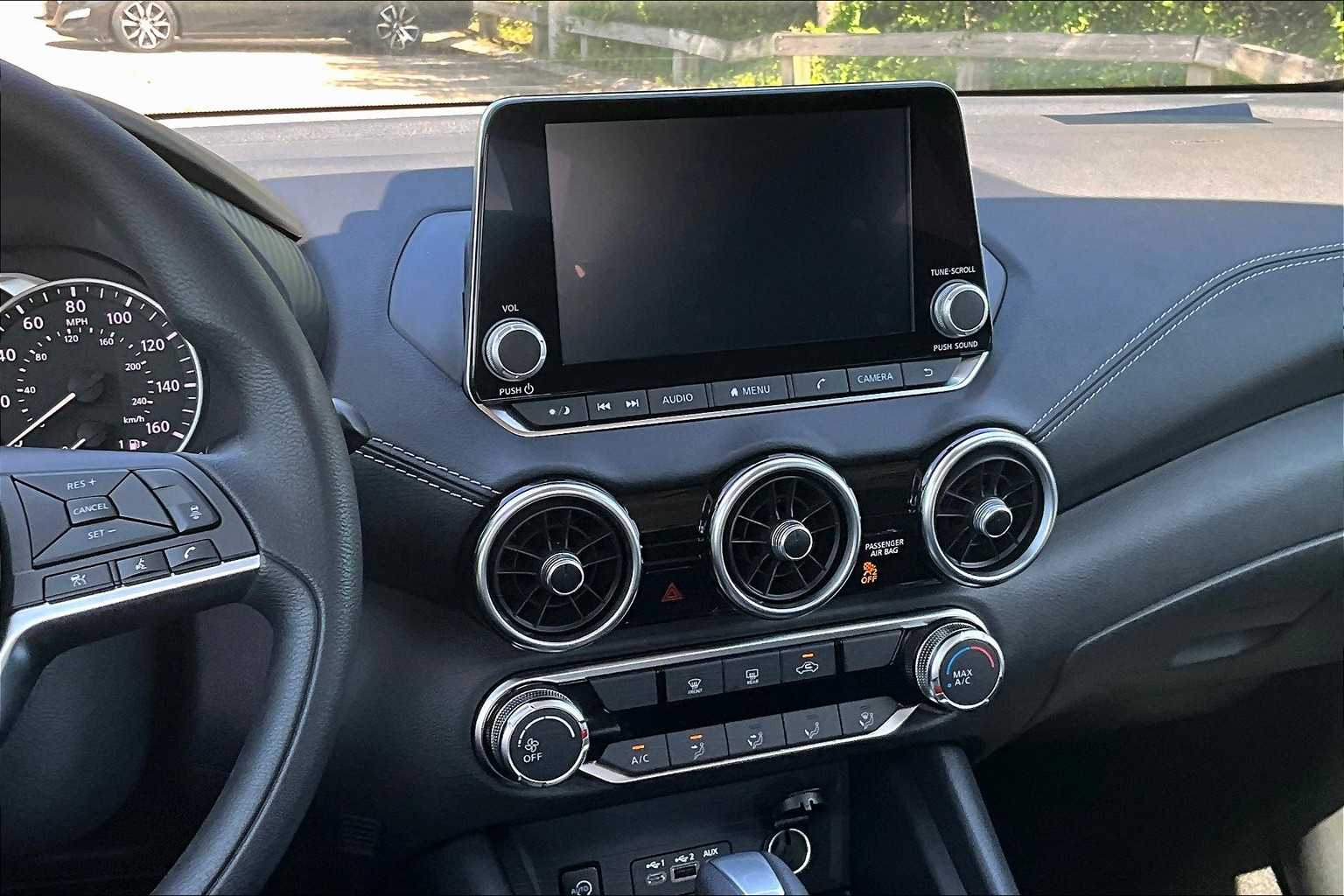 2025 Nissan Sentra SV - Photo 12