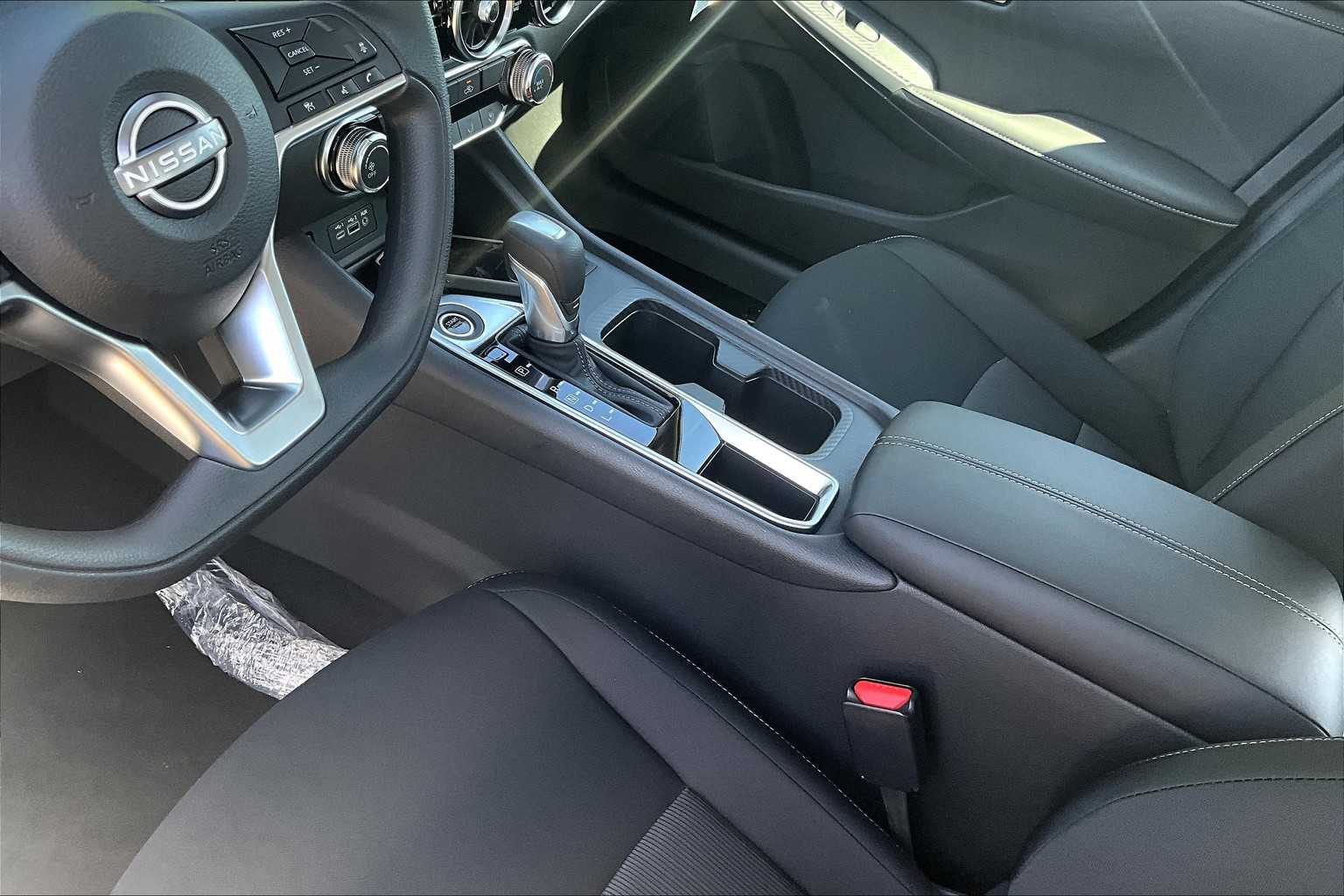 2025 Nissan Sentra SV - Photo 13