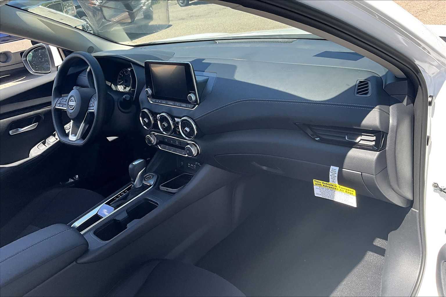 2025 Nissan Sentra SV - Photo 9