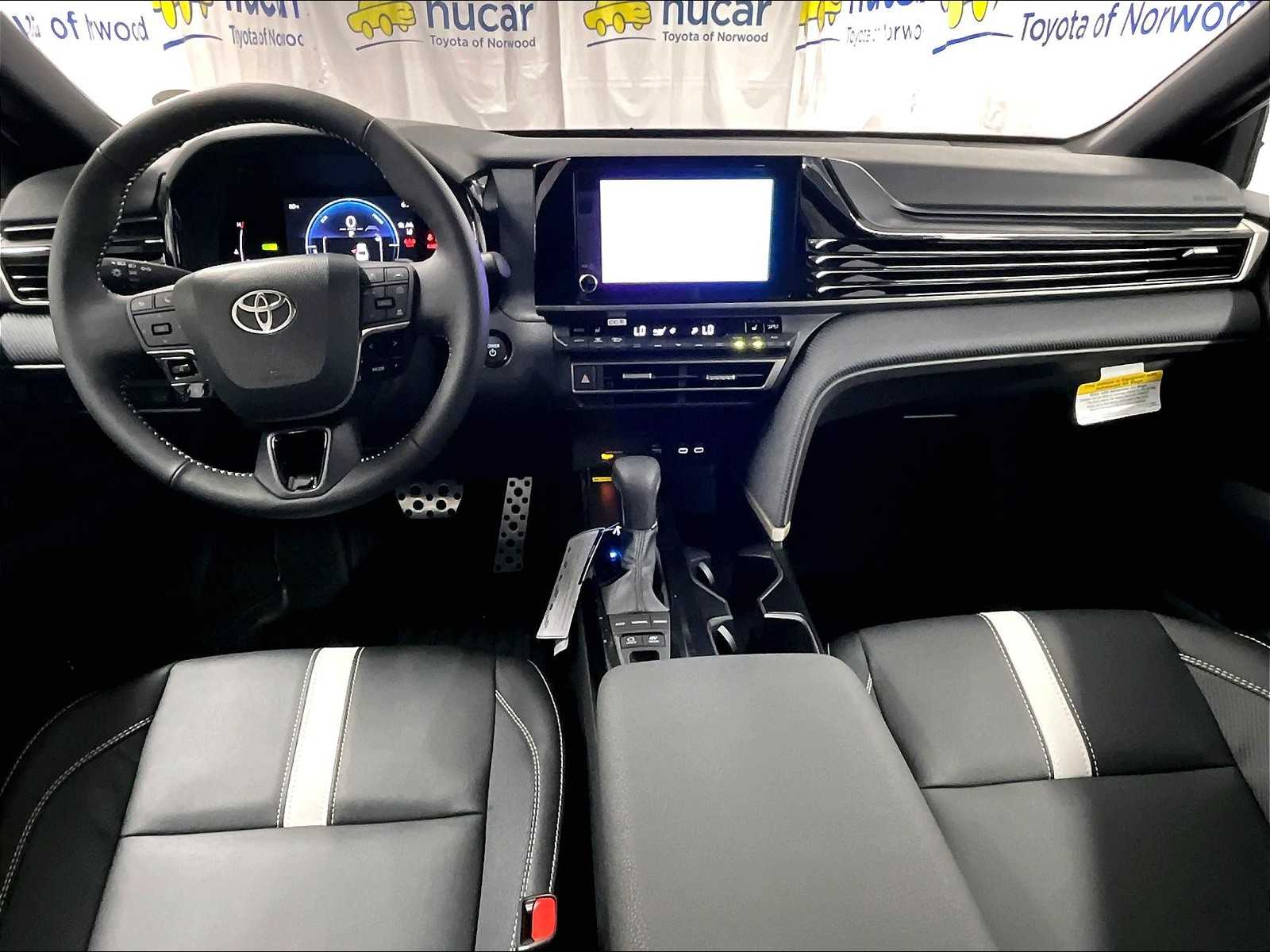 2026 Toyota Camry SE - Photo 12