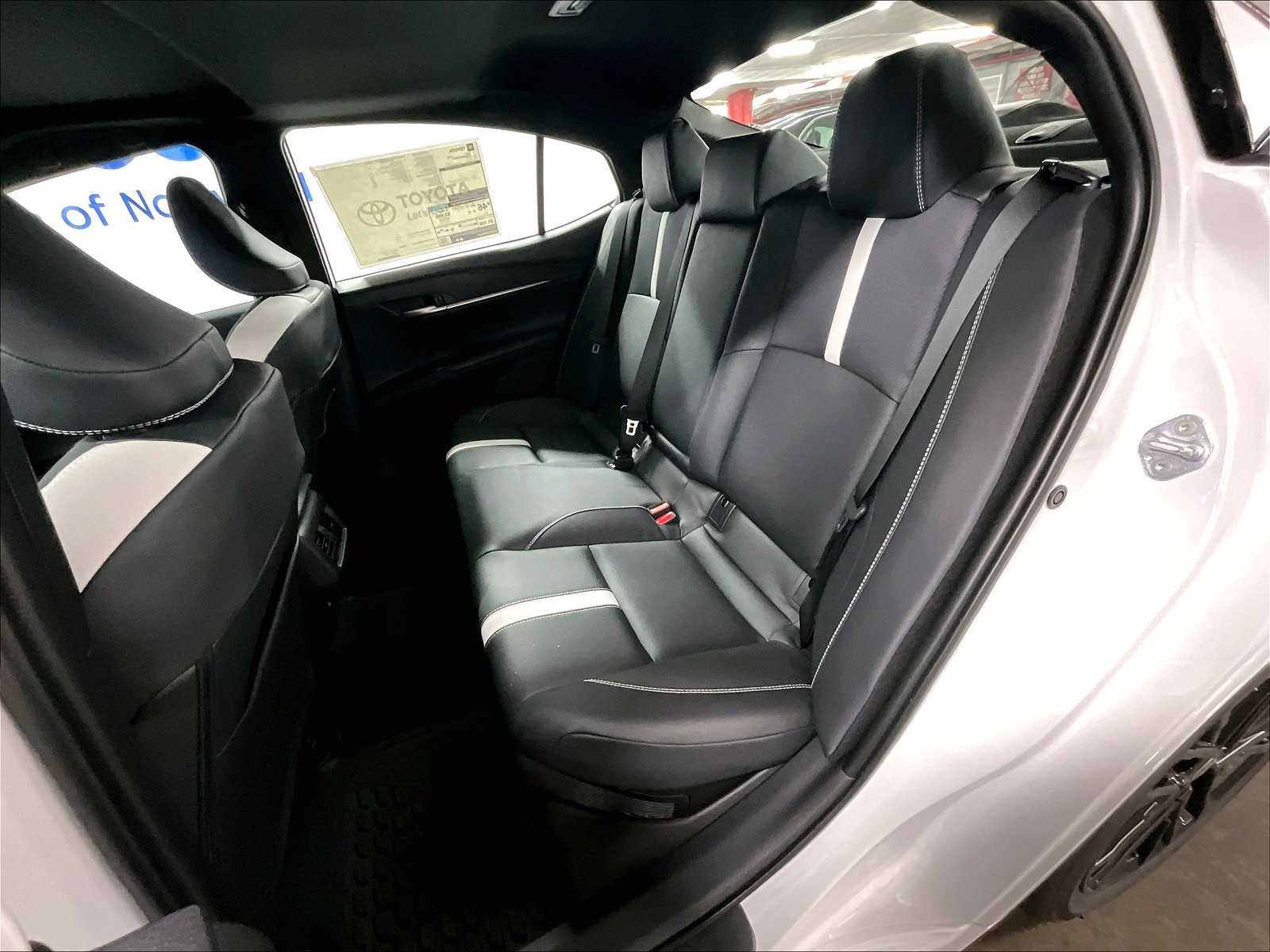 2026 Toyota Camry SE - Photo 15