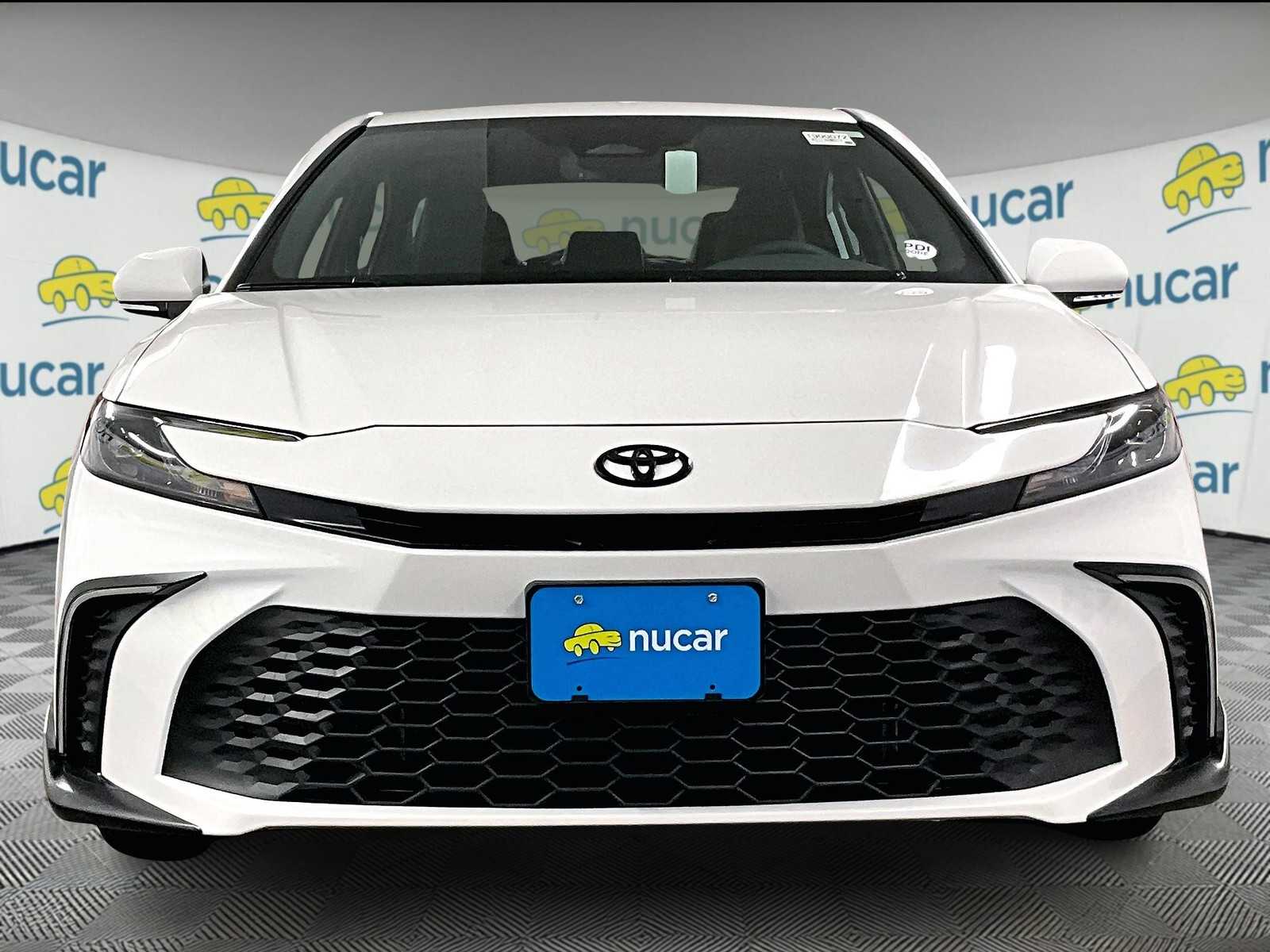2026 Toyota Camry SE - Photo 3