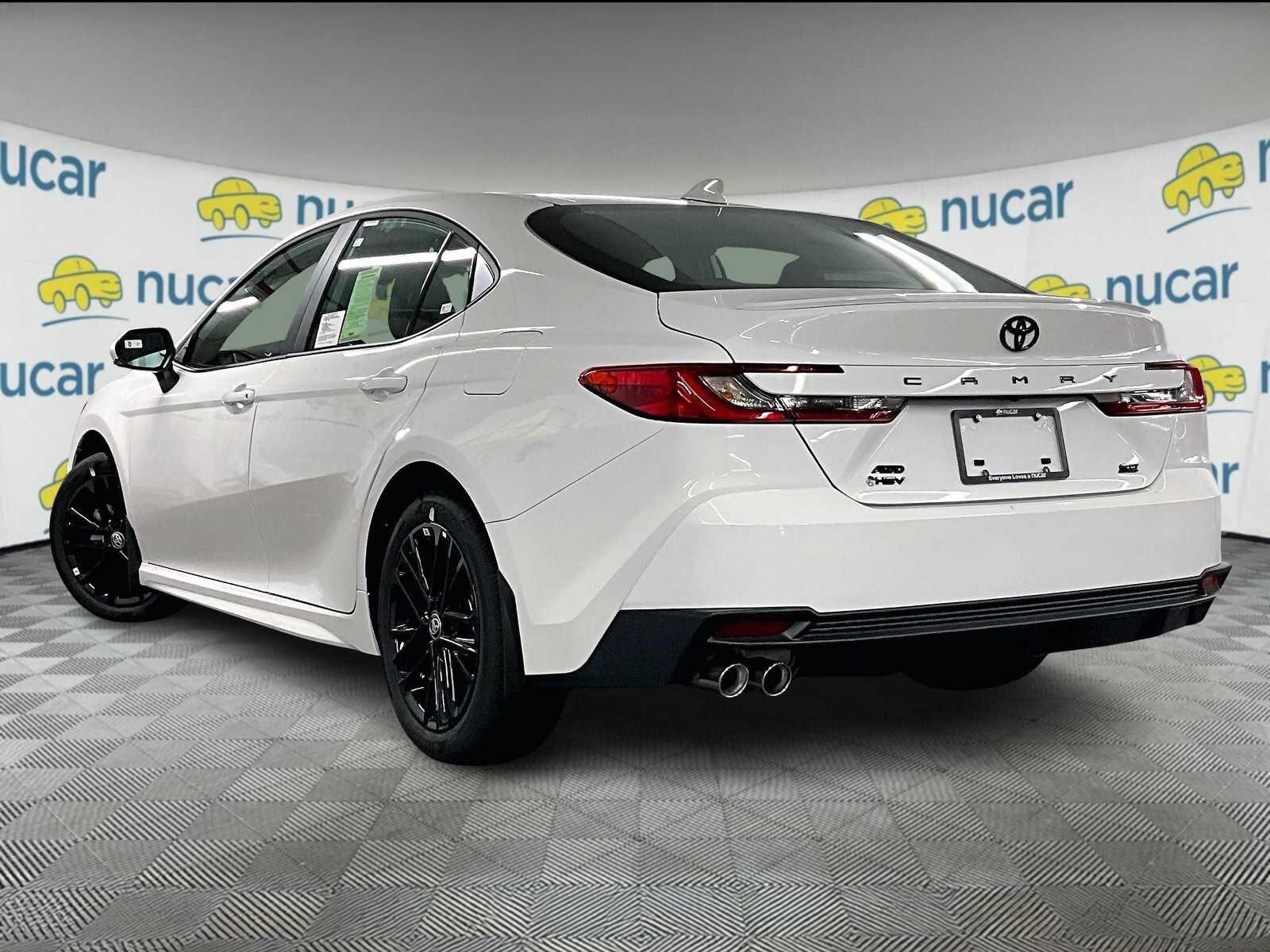 2026 Toyota Camry SE - Photo 5