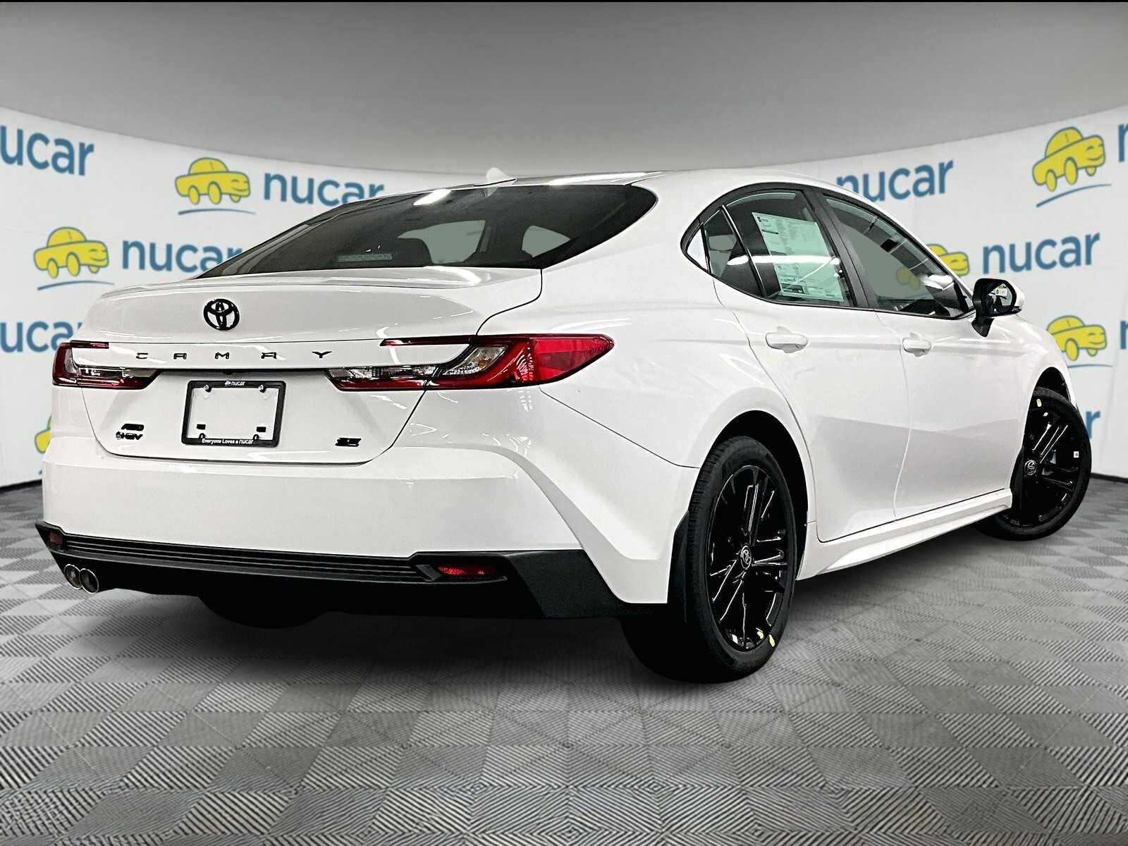 2026 Toyota Camry SE - Photo 7