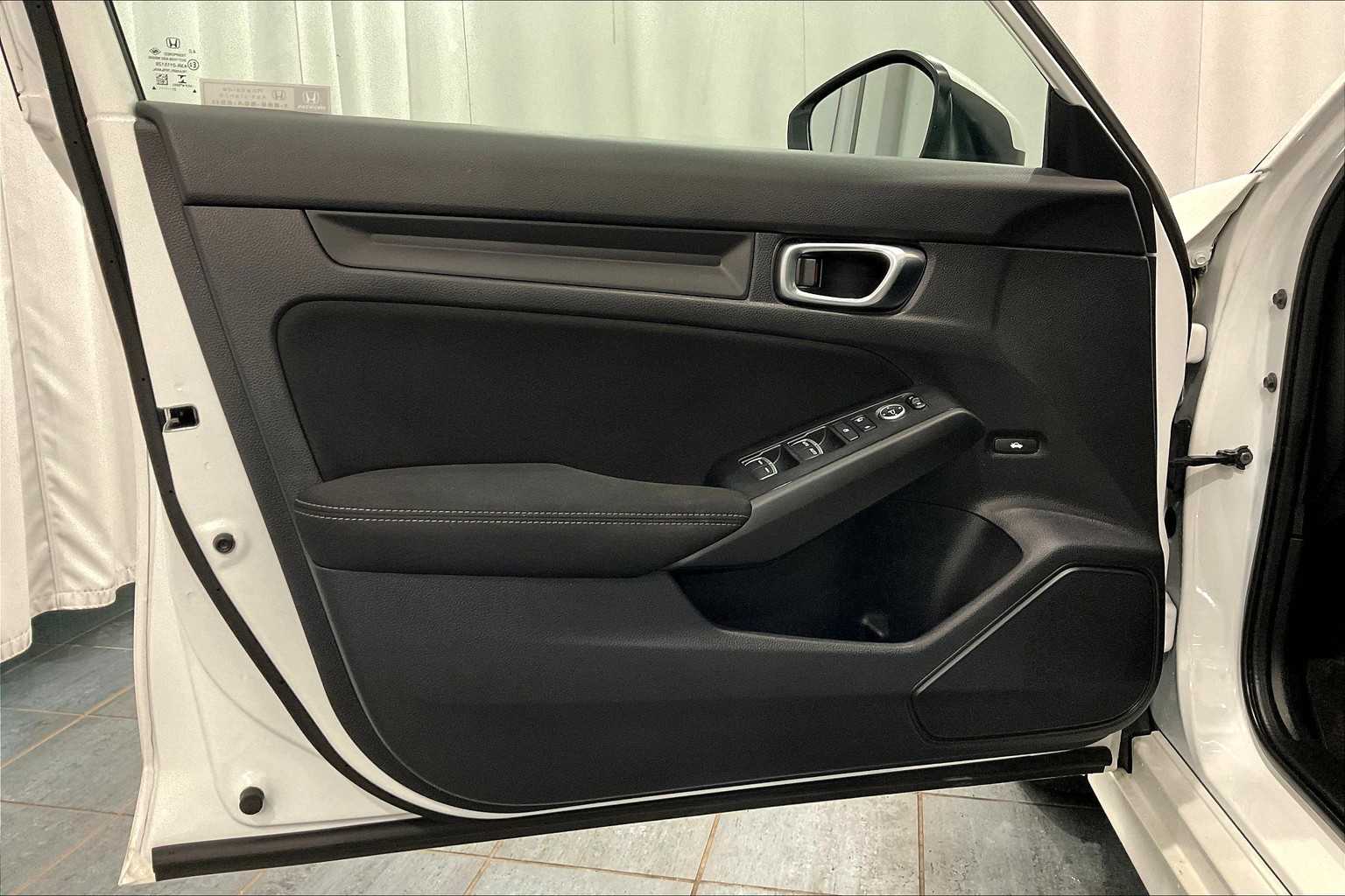 2022 Honda Civic LX - Photo 9