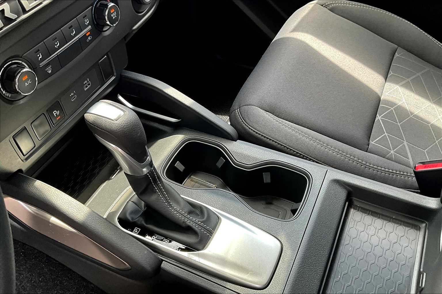 2025 Nissan Frontier SV - Photo 20