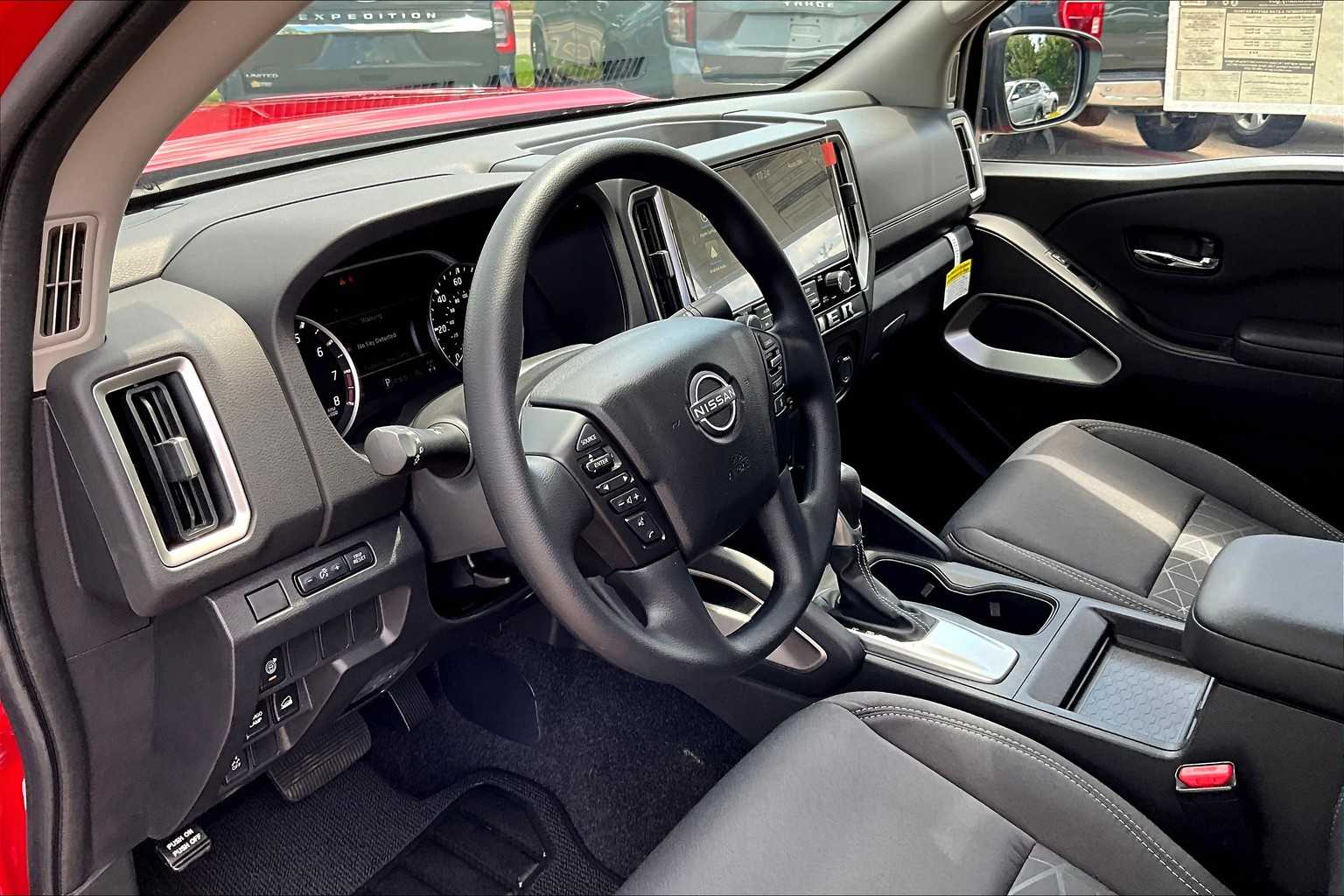 2025 Nissan Frontier SV - Photo 8