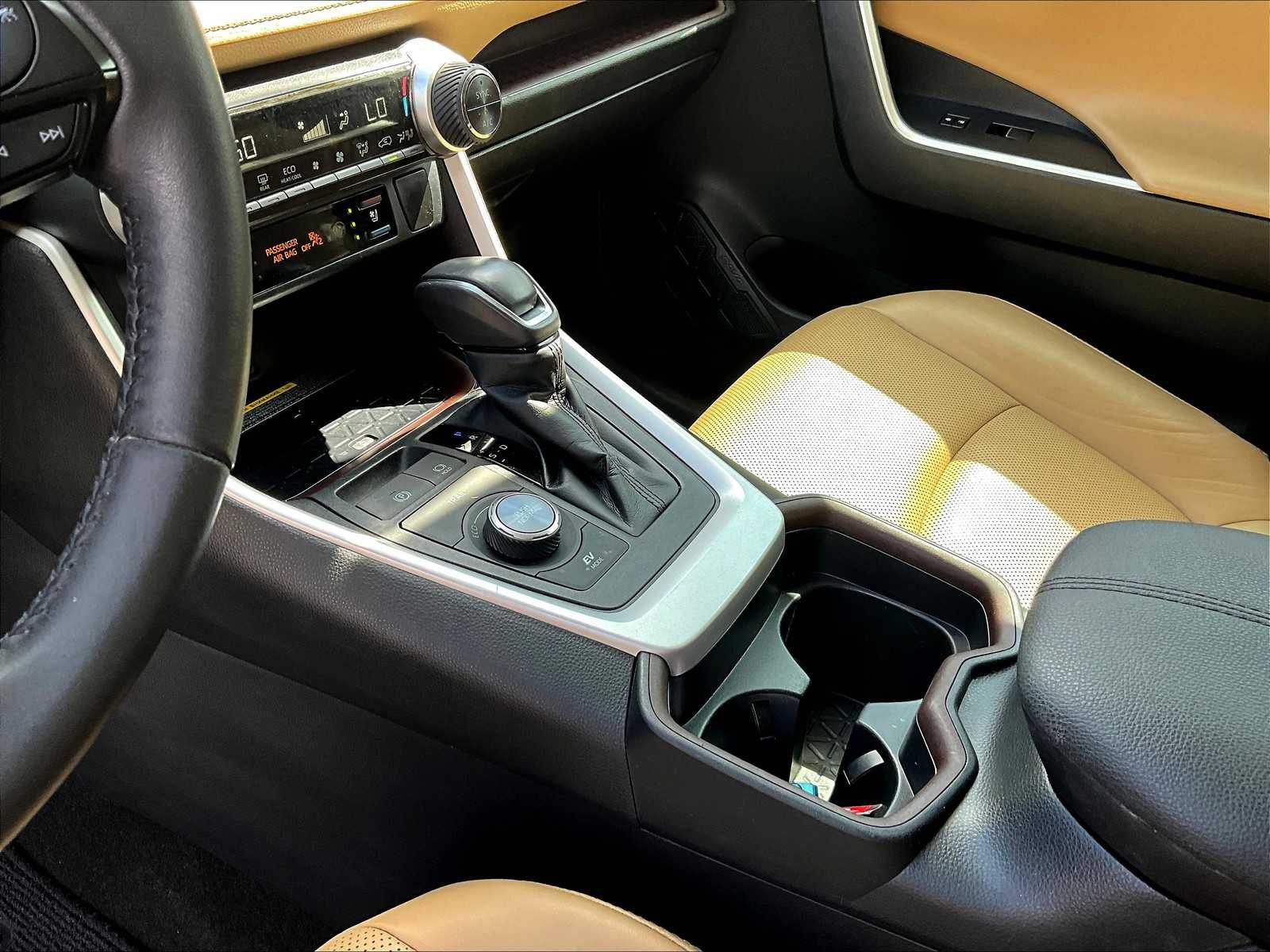 2020 Toyota RAV4 Hybrid Limited - Photo 20