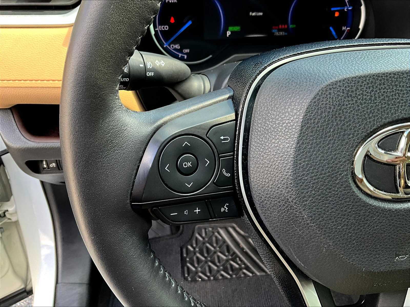 2020 Toyota RAV4 Hybrid Limited - Photo 23