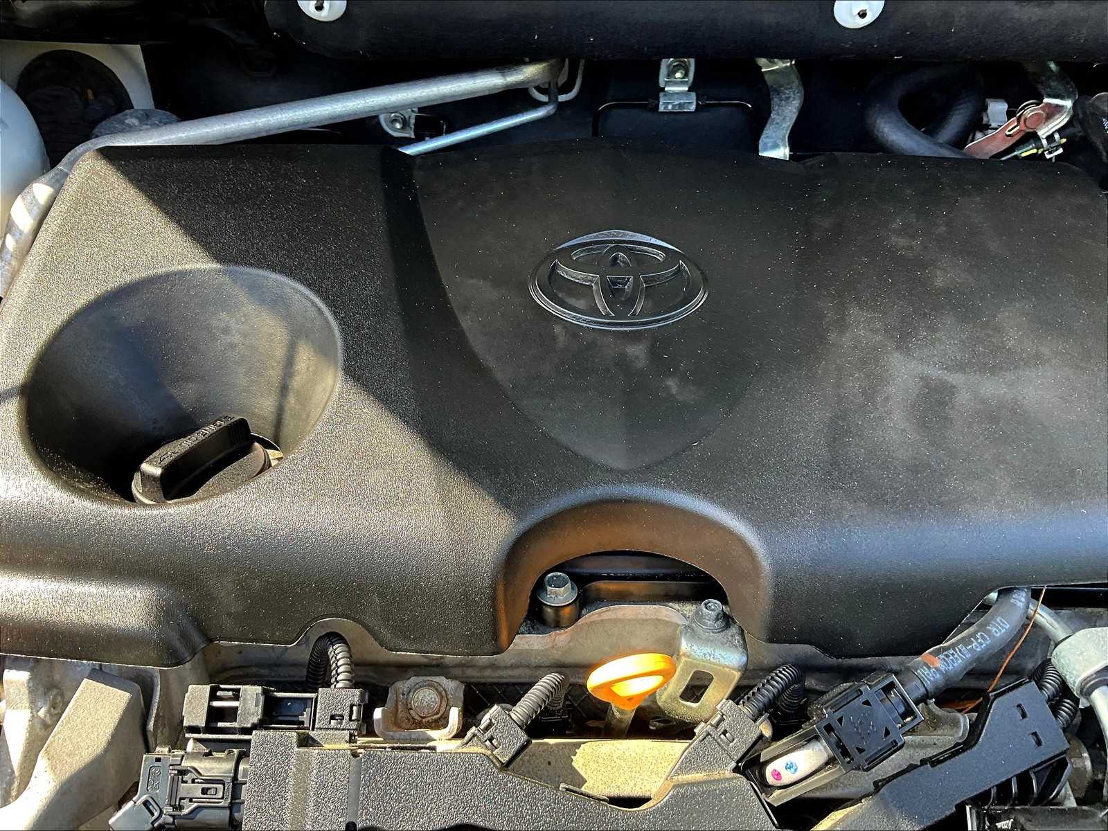 2020 Toyota RAV4 Hybrid Limited - Photo 35